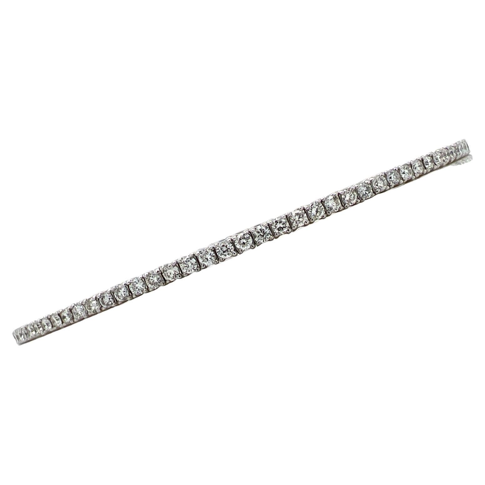 Diamond 18 Karat White Gold Flexible Stackable Modern Bangle Bracelet