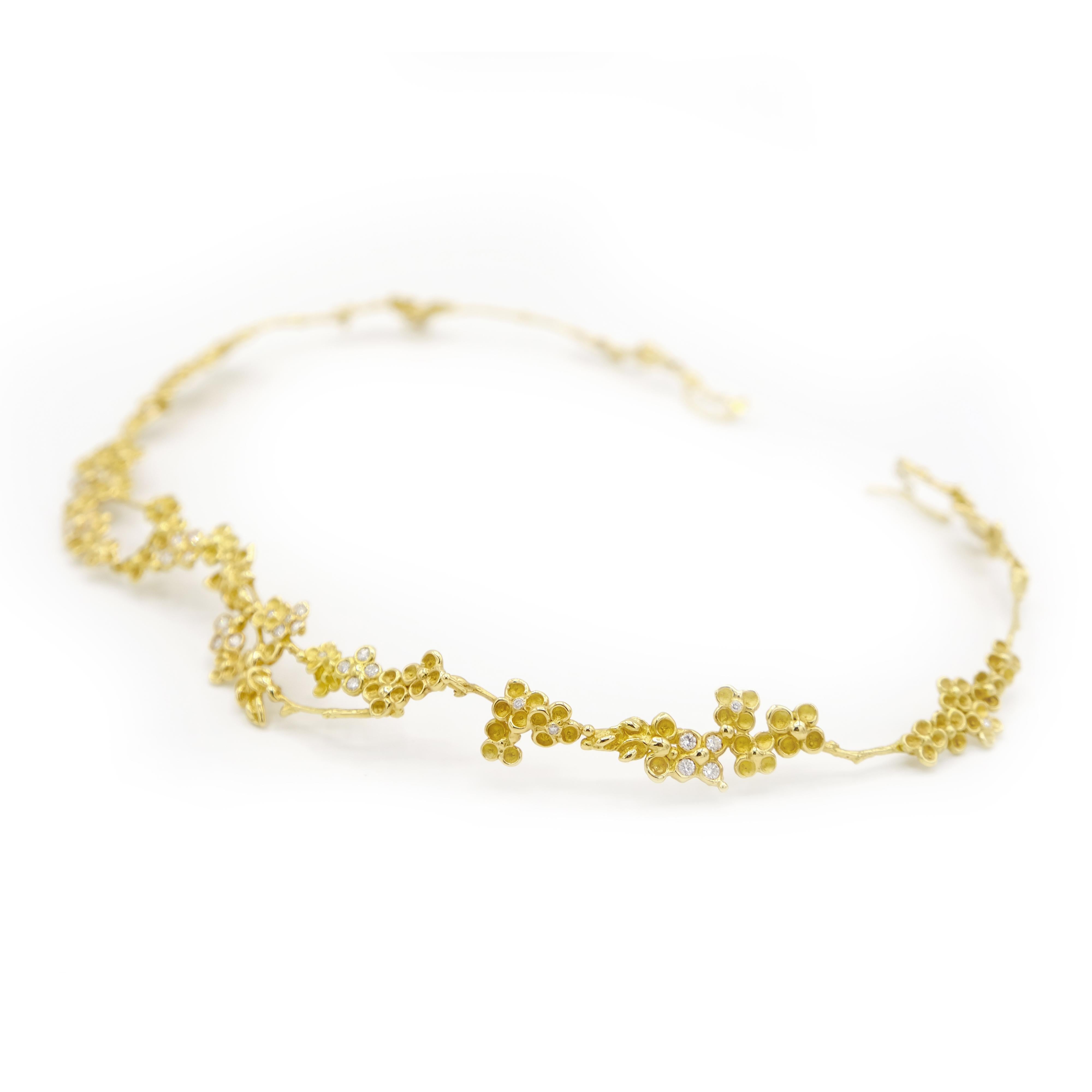 Round Cut Anais Rheiner 18 Karat Yellow Gold Diamond Flower Necklace For Sale