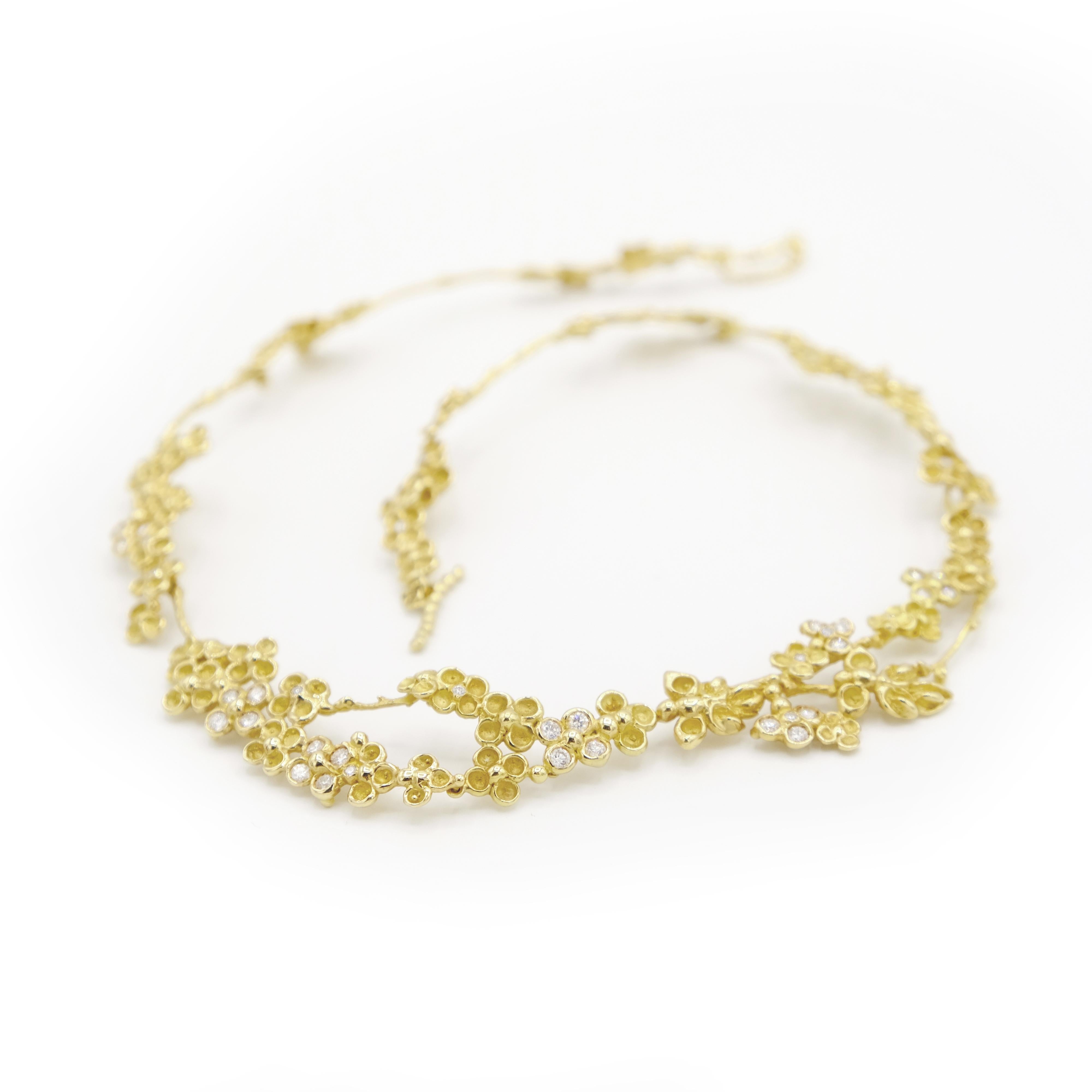 Anais Rheiner 18 Karat Yellow Gold Diamond Flower Necklace In New Condition For Sale In Paris, FR