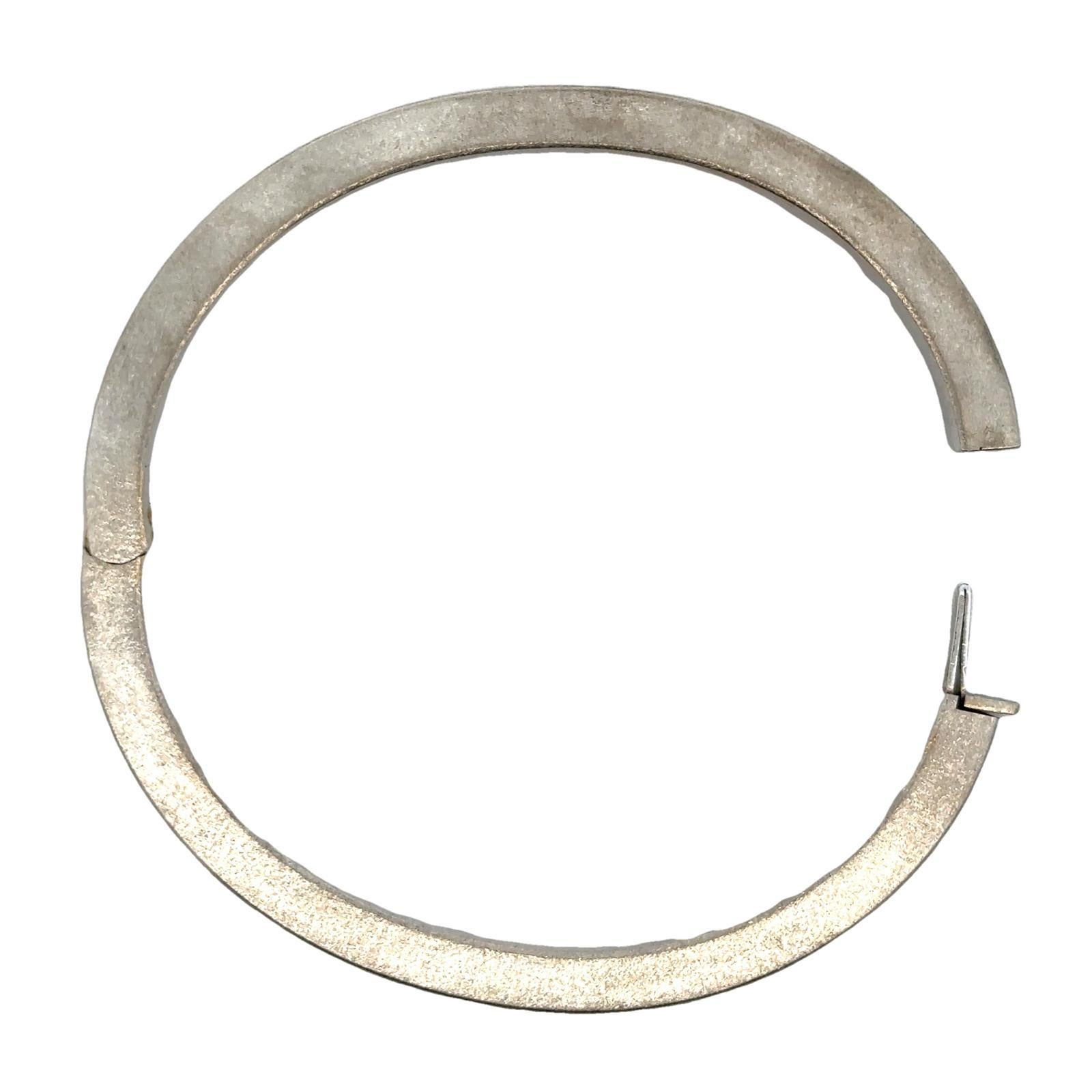 Diamond 18 Karat White Satin Finish Gold Hinged Bangle Bracelet In Excellent Condition In Boca Raton, FL
