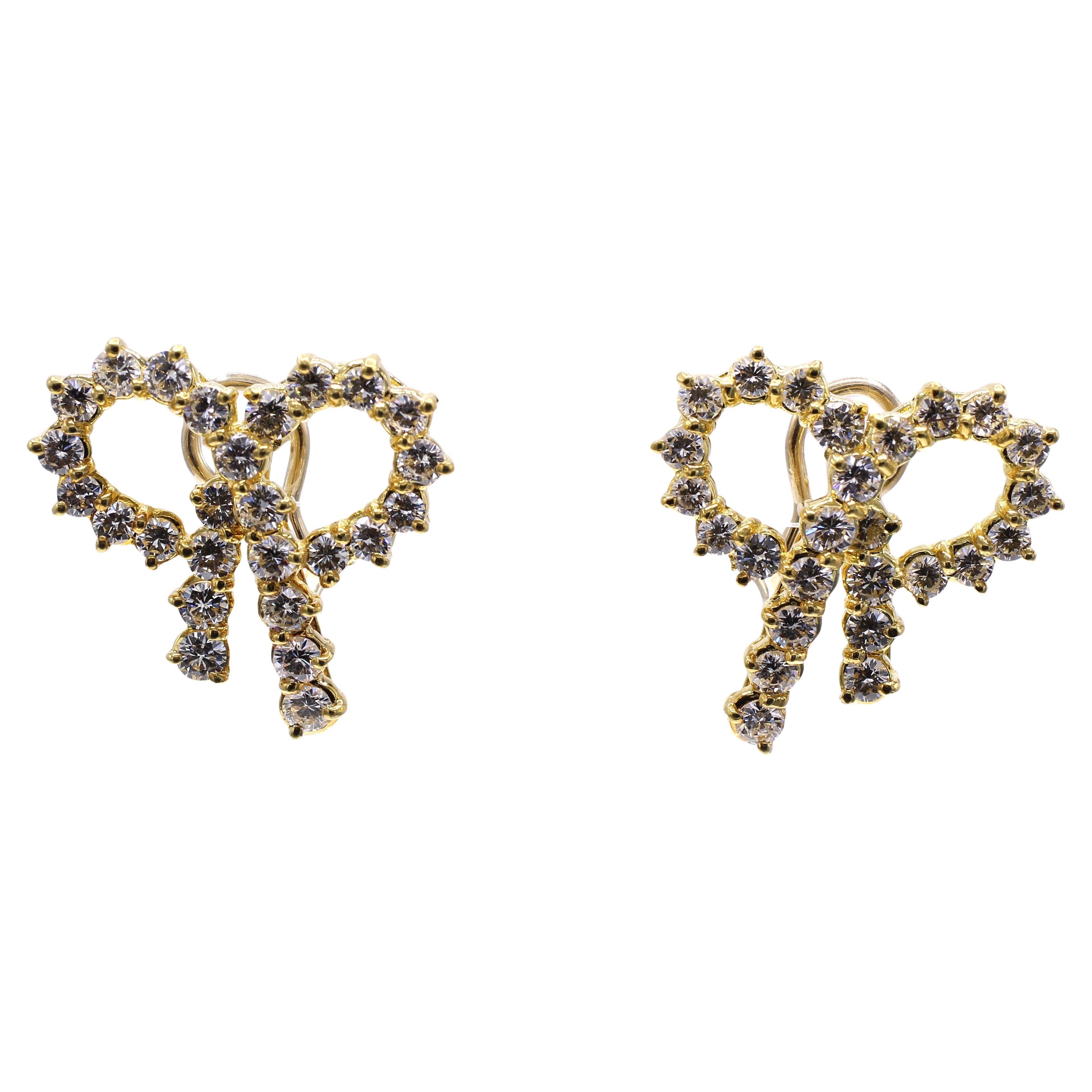 Pendientes de lazo de oro amarillo de 18 quilates con diamantes