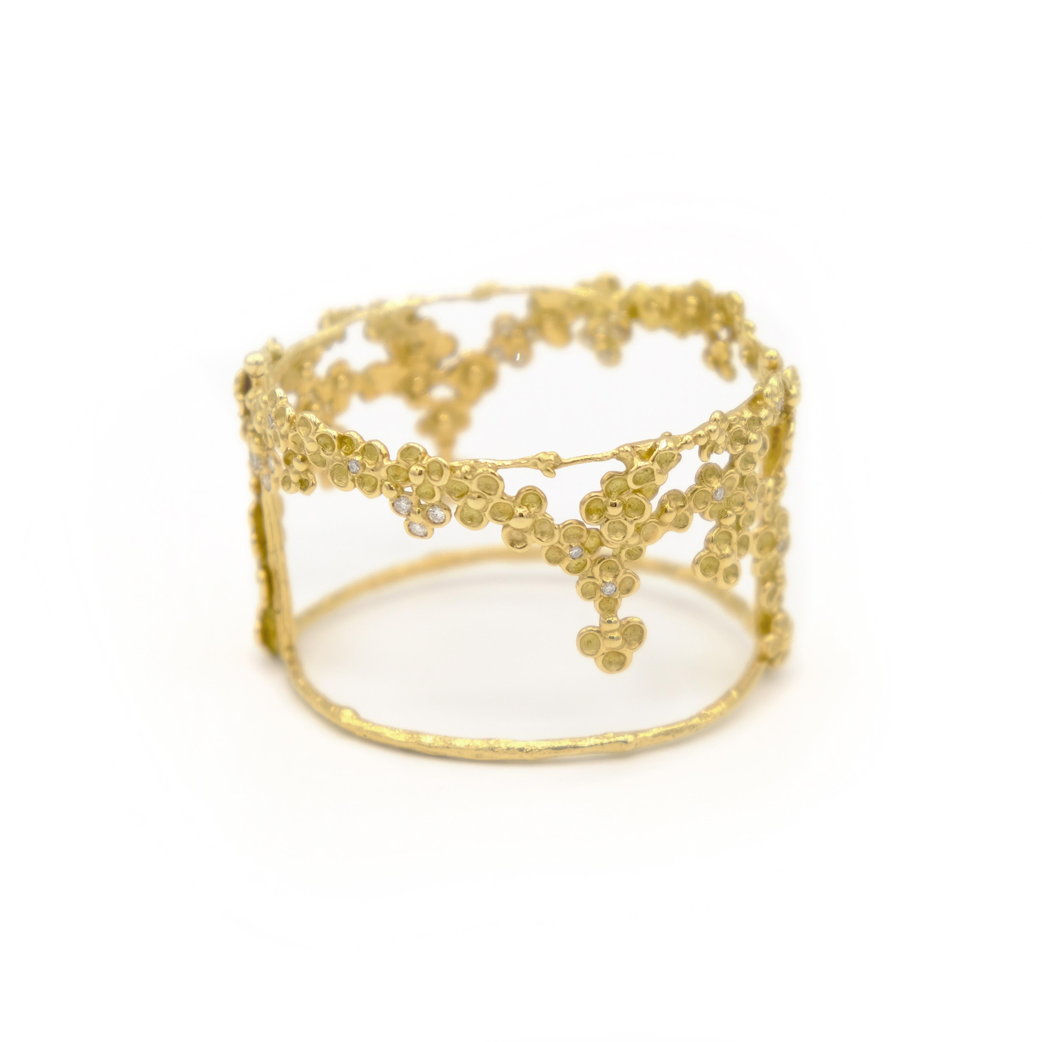 Women's Anais Rheiner 18 Karat Yellow Gold Diamond Flower Bangle Bracelet For Sale