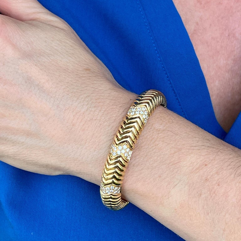 Diamond 18 Karat Yellow Gold Flexible Ribbed Bangle Cuff Vintage