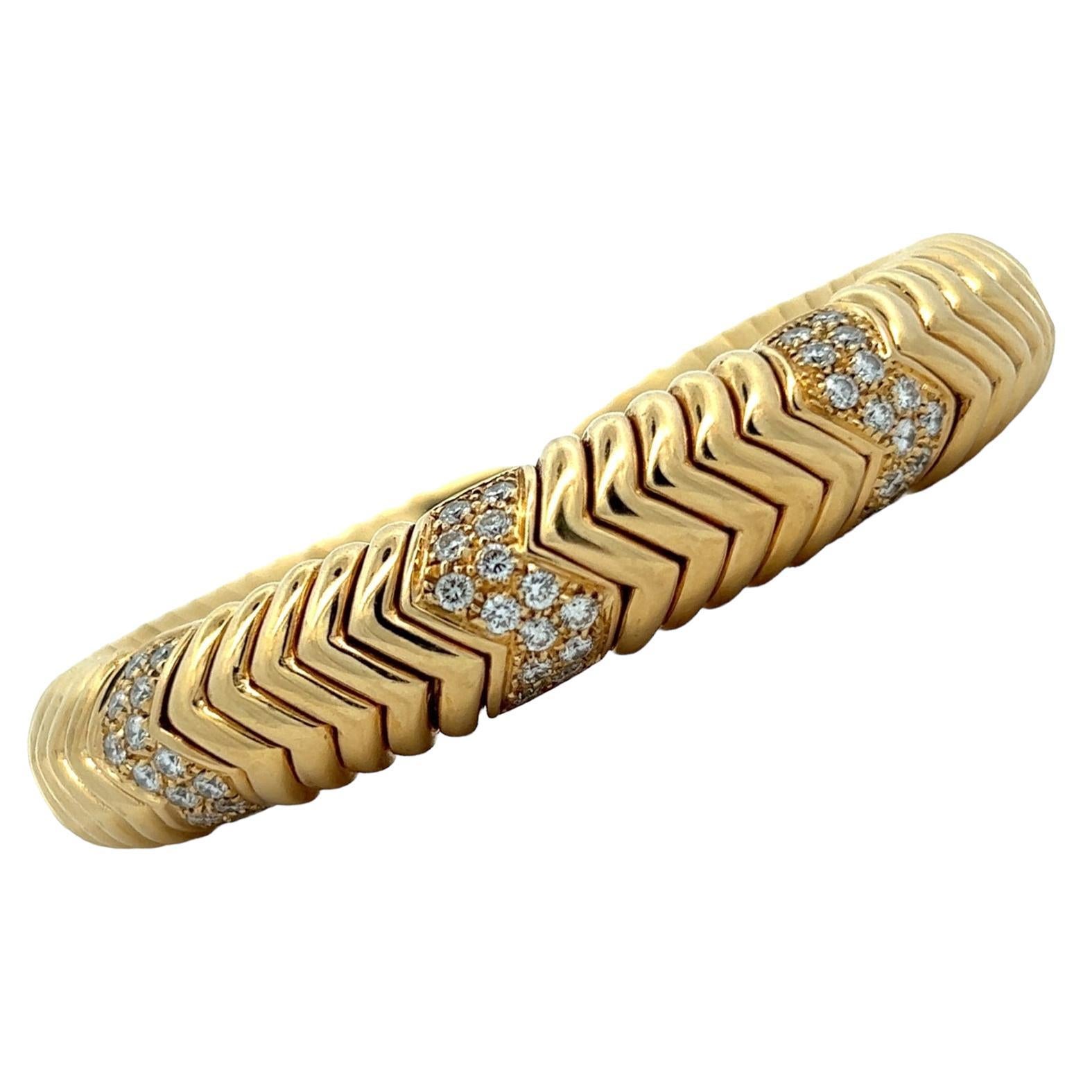 Diamond 18 Karat Yellow Gold Flexible Ribbed Bangle Cuff Vintage Bracelet