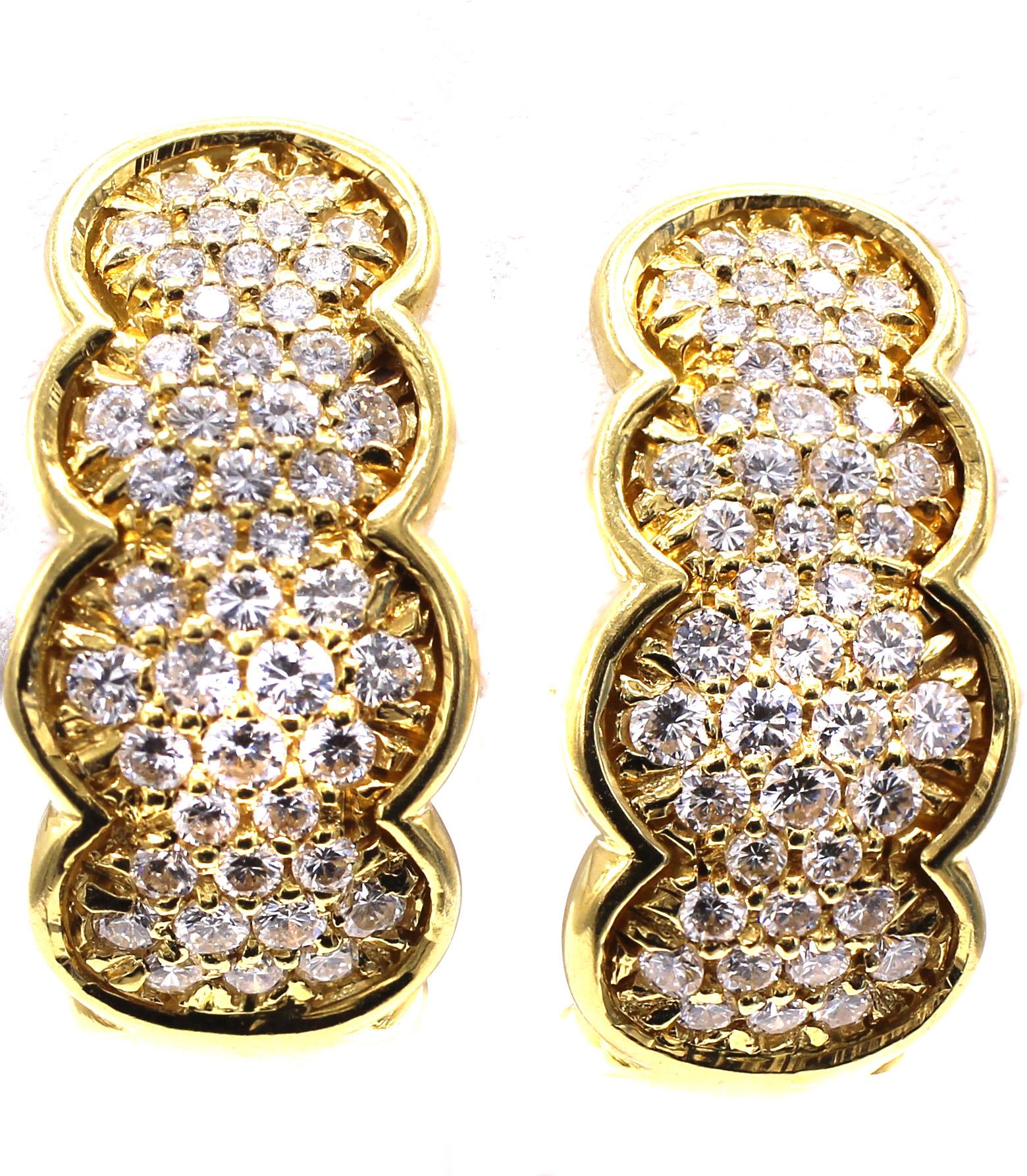 Diamond 18 Karat Yellow Gold Hoop Earrings In Excellent Condition For Sale In New York, NY