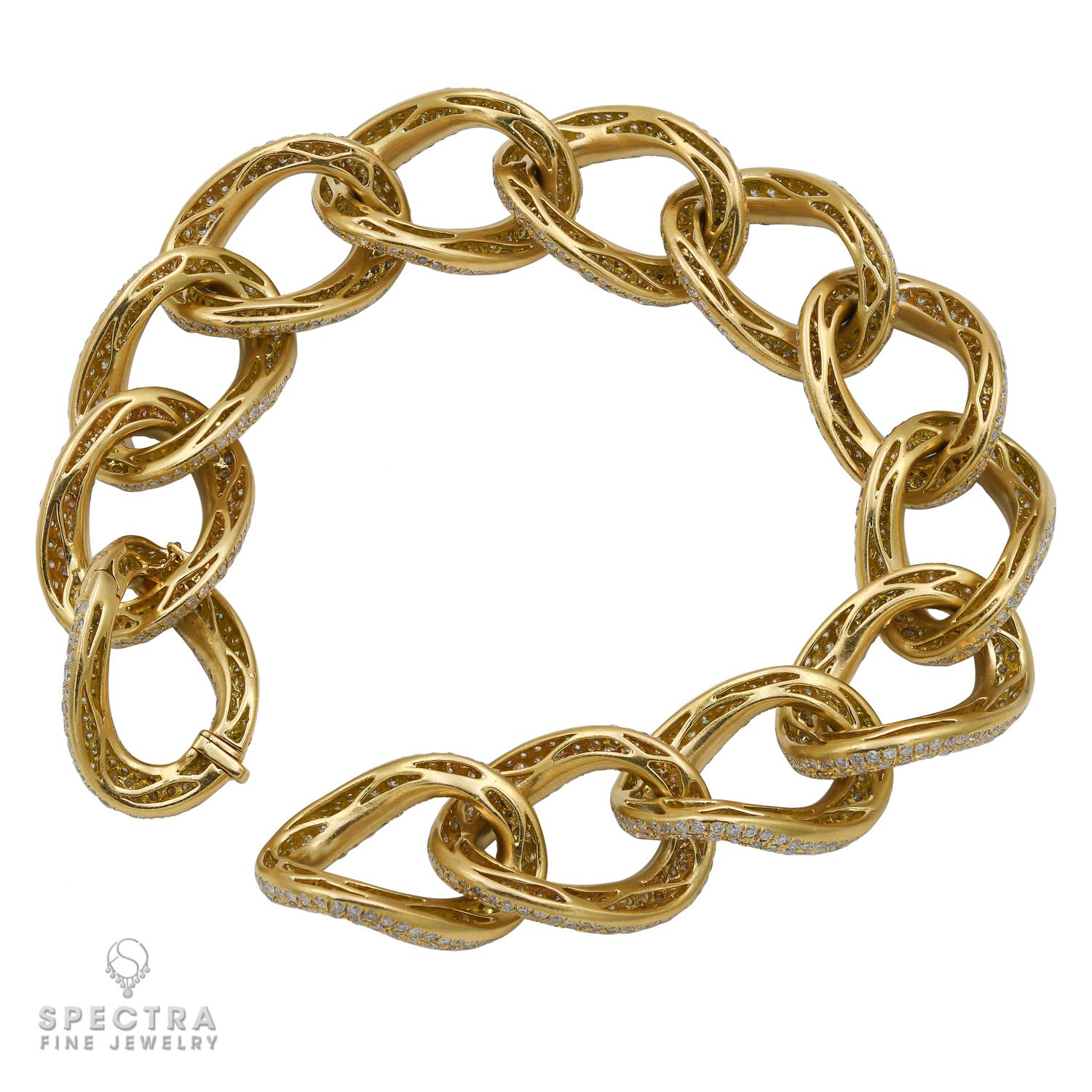 Round Cut Diamond 18 Karat Yellow Gold Link Bracelet For Sale
