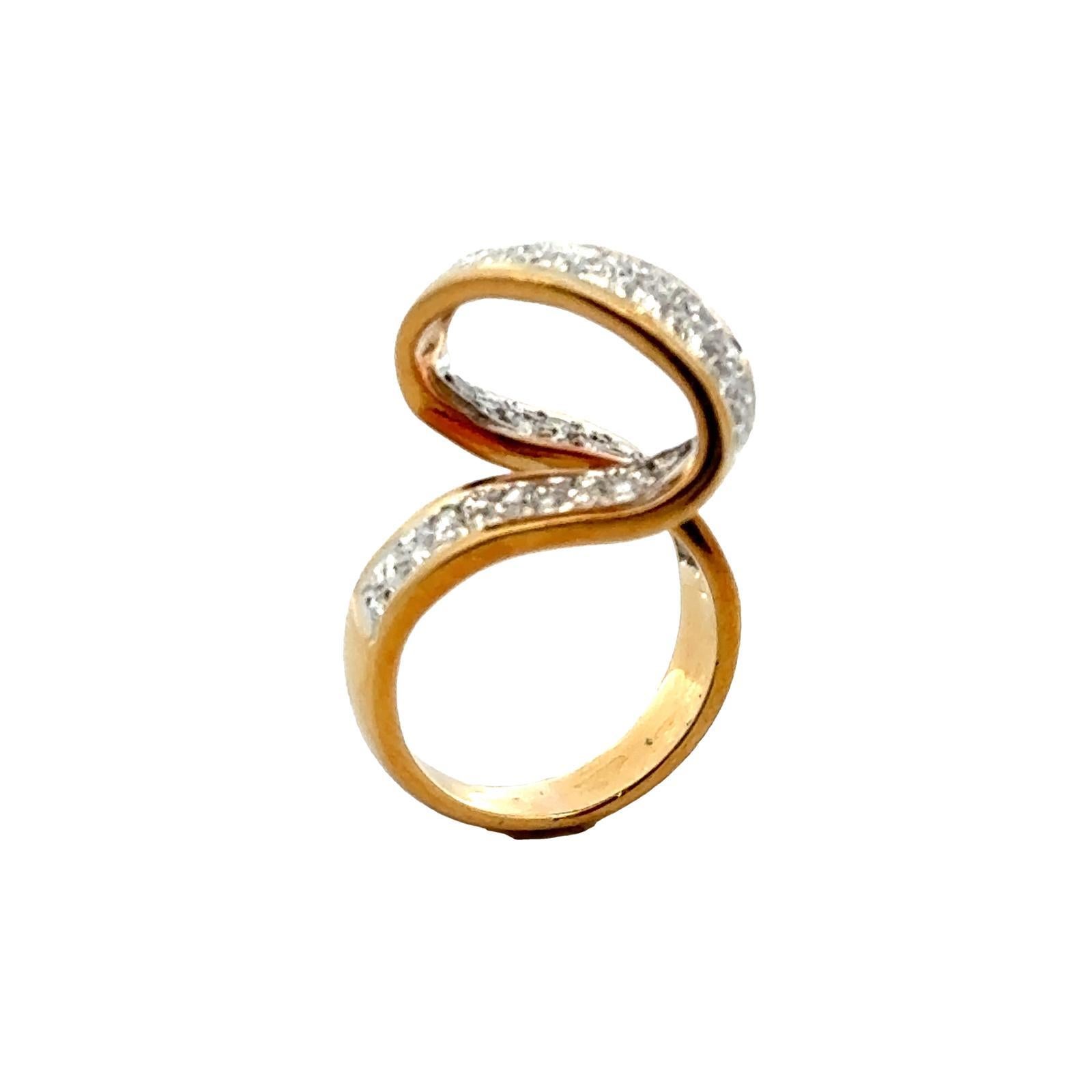 Contemporary Diamond 18 Karat Yellow Gold Vintage Ribbon Ring For Sale