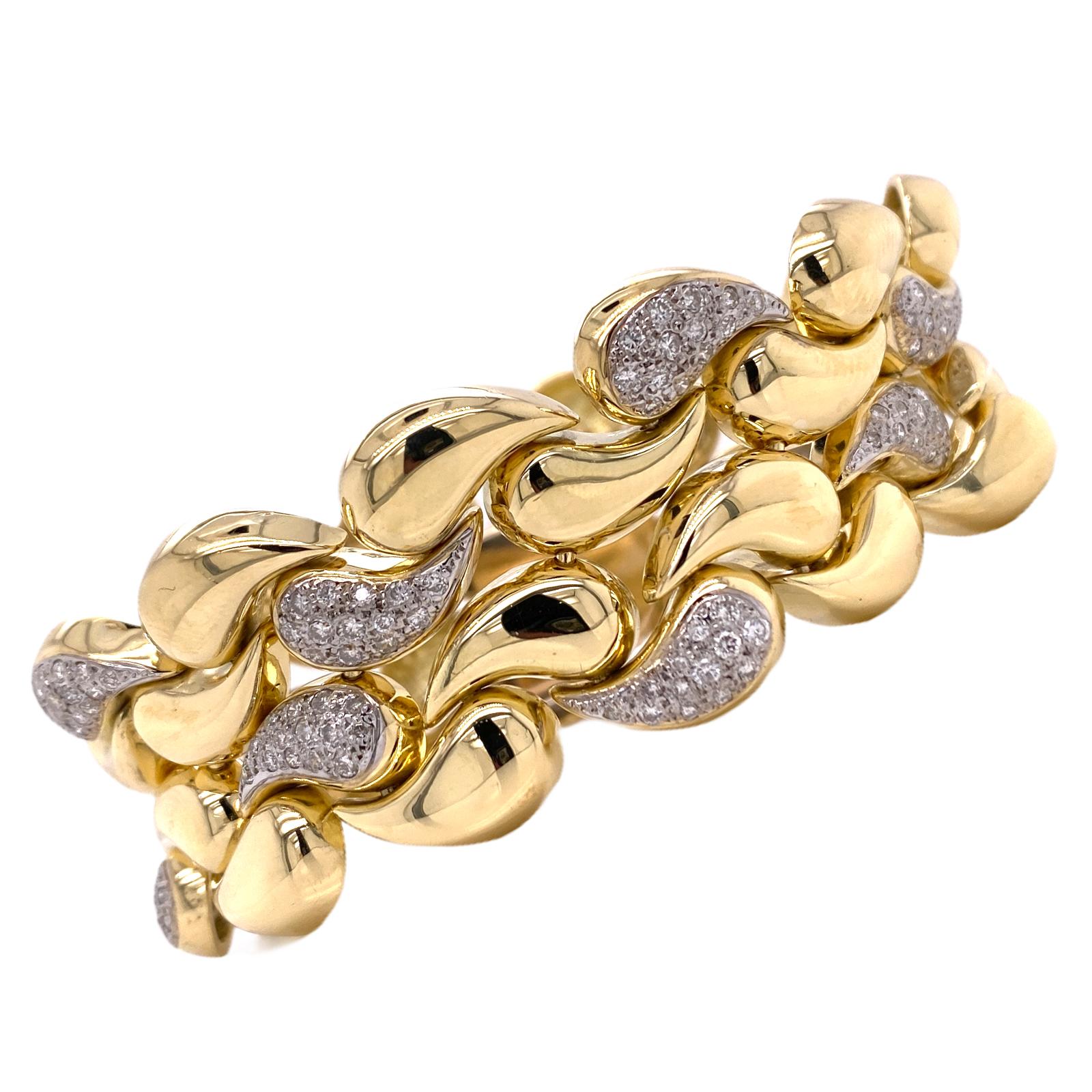Contemporary 3.50 CTW Diamond 18 Karat Yellow Gold Wide Infinity Link Vintage Bracelet