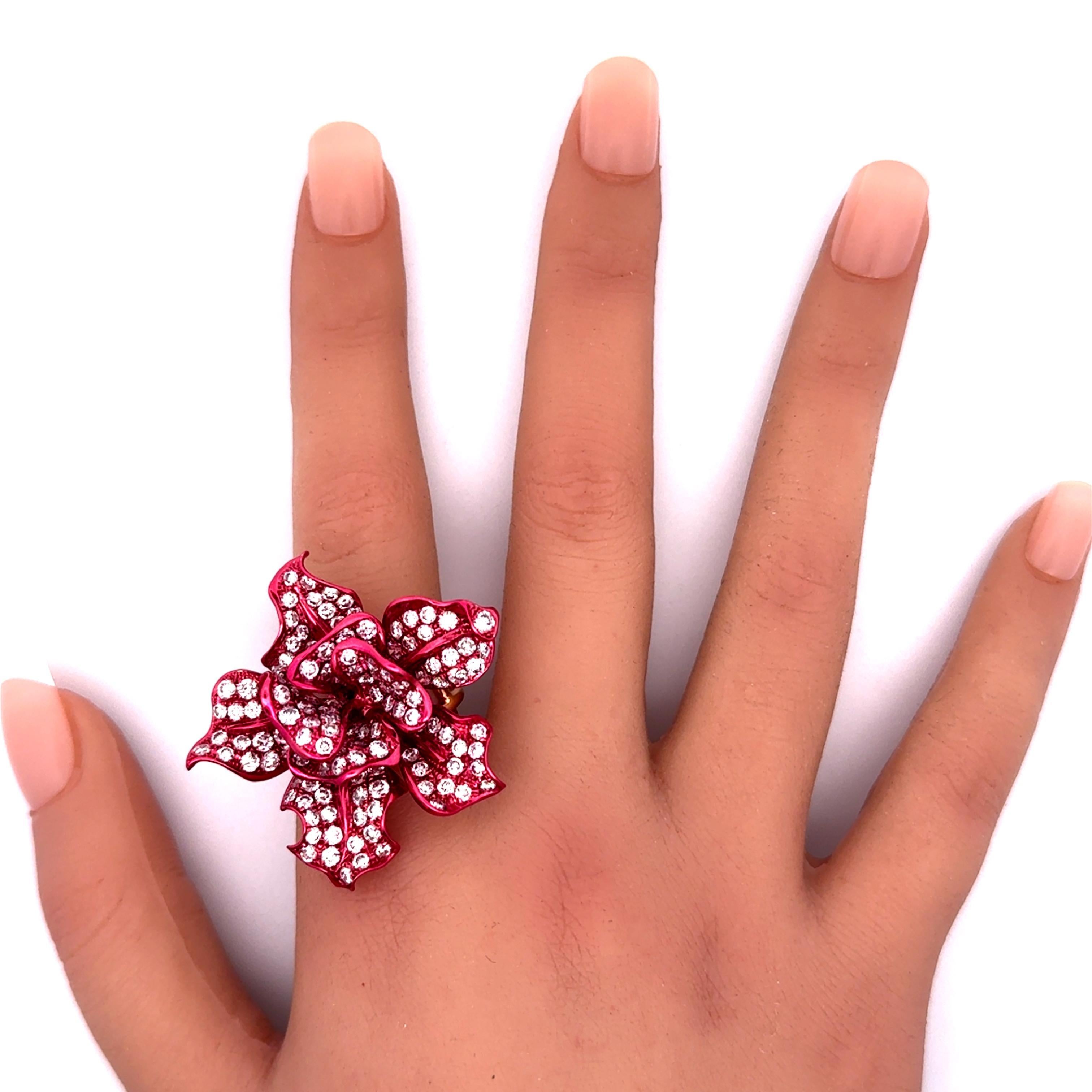 Diamant 18K Gold Rot-Rhodium Blume Cocktail Ring im Angebot 1