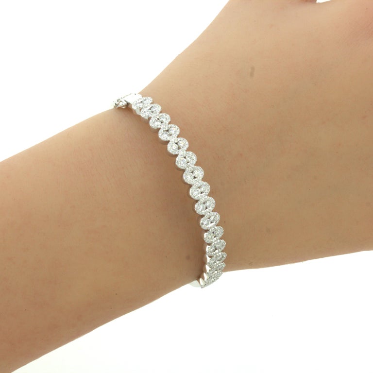 Diamond 18k White Gold Bangle Bracelet For Sale at 1stDibs