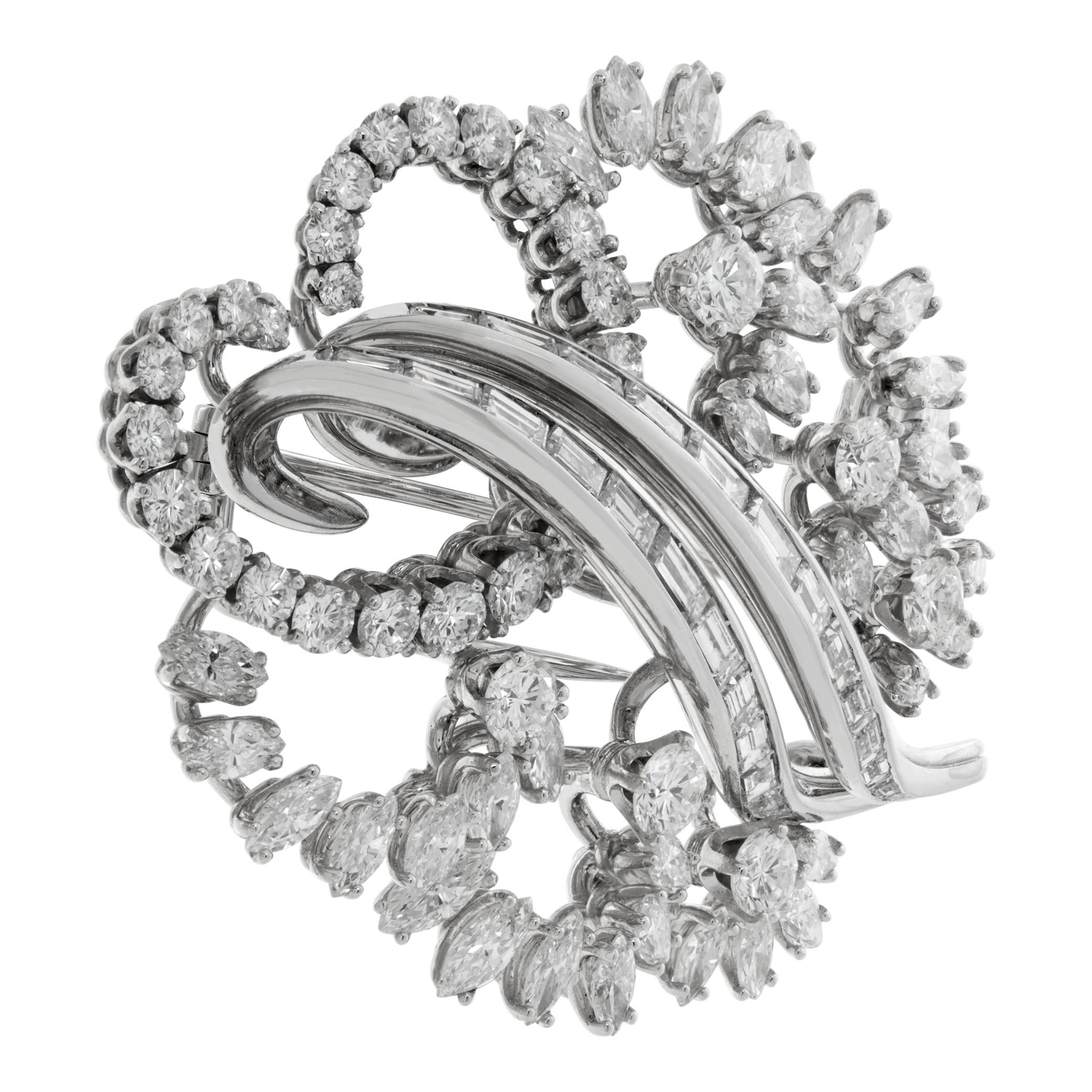 Diamond 18k White Gold Brooch In Excellent Condition For Sale In Surfside, FL
