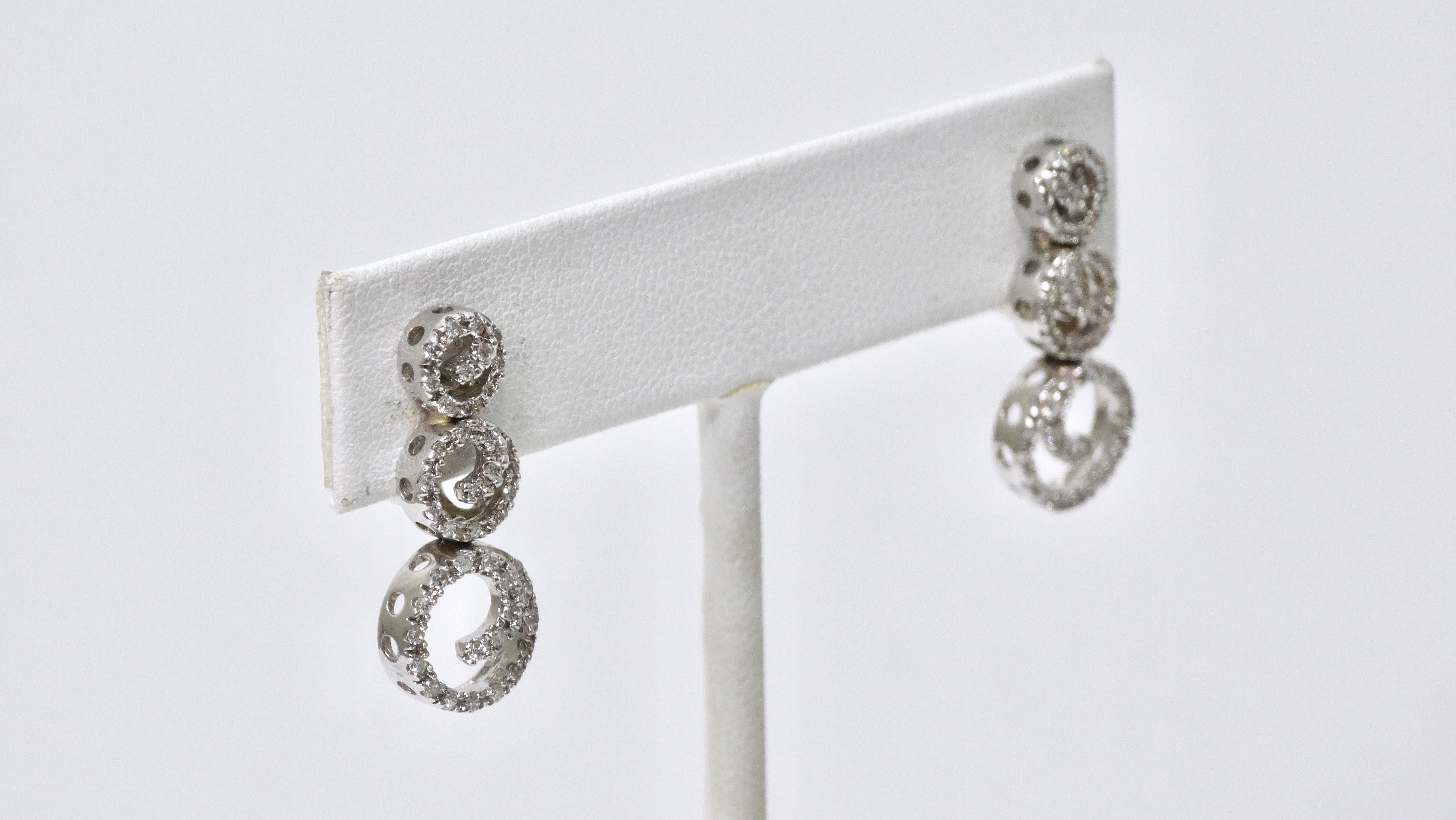 Round Cut Diamond & 18k White Gold Clip-On Earrings For Sale
