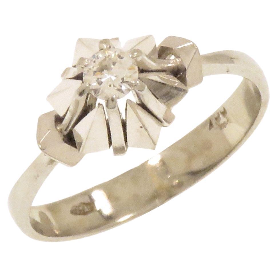 Bague de fiançailles en or blanc 18 carats avec diamants en vente