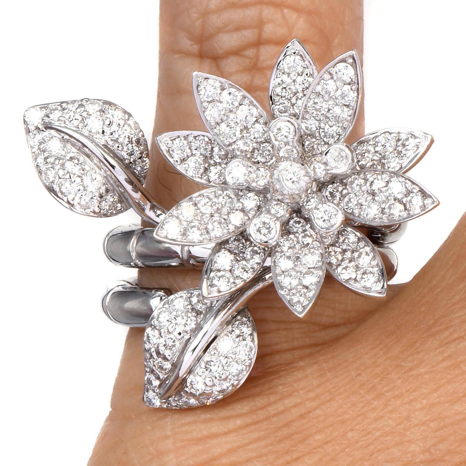 Diamond 18K White Gold Flower Leaf Double Link Band Convertible Ring In Excellent Condition In Miami, FL