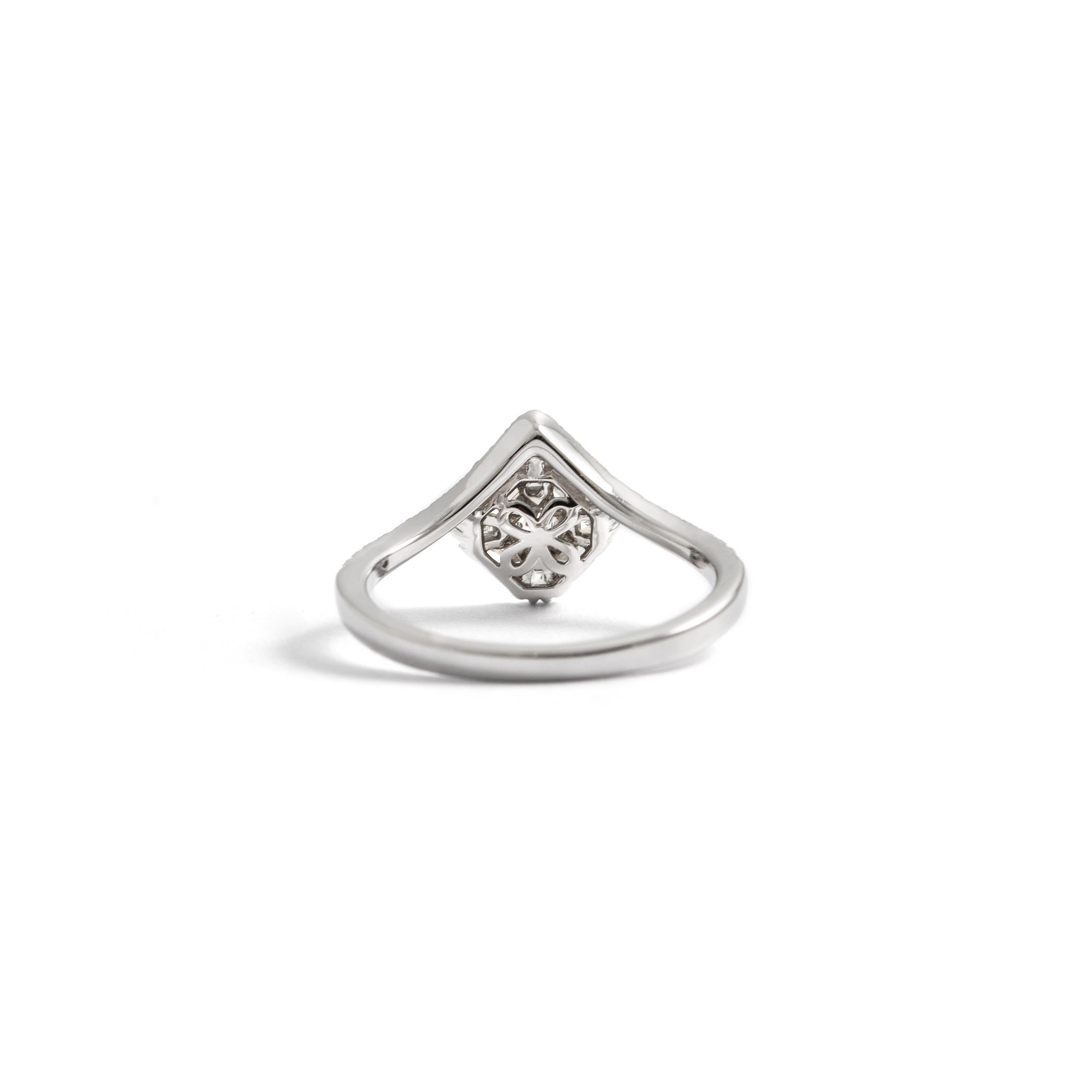 Women's or Men's Diamond 18K white Gold Ring For Sale