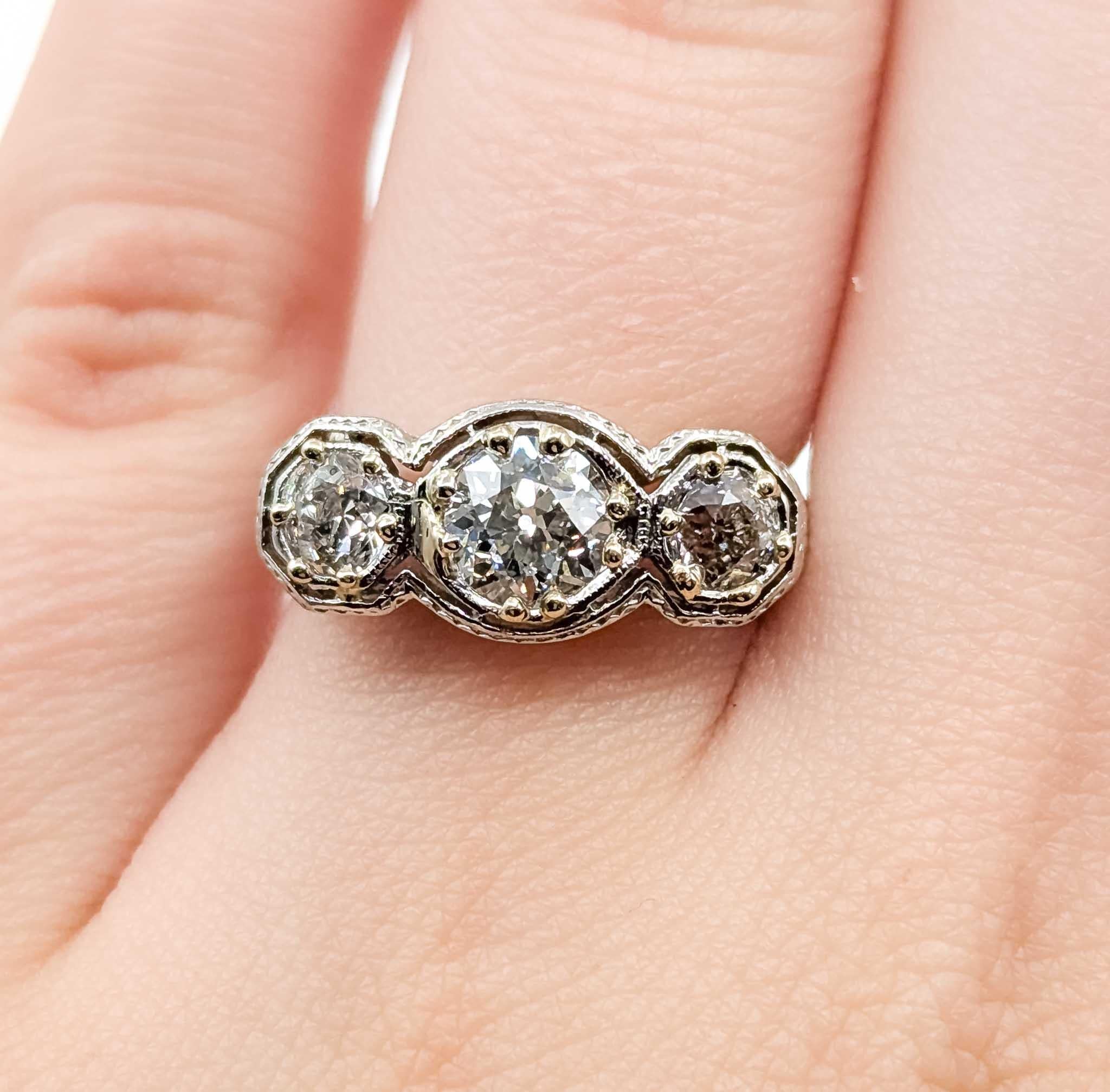 Bague en or blanc 18k avec diamant Pour femmes en vente