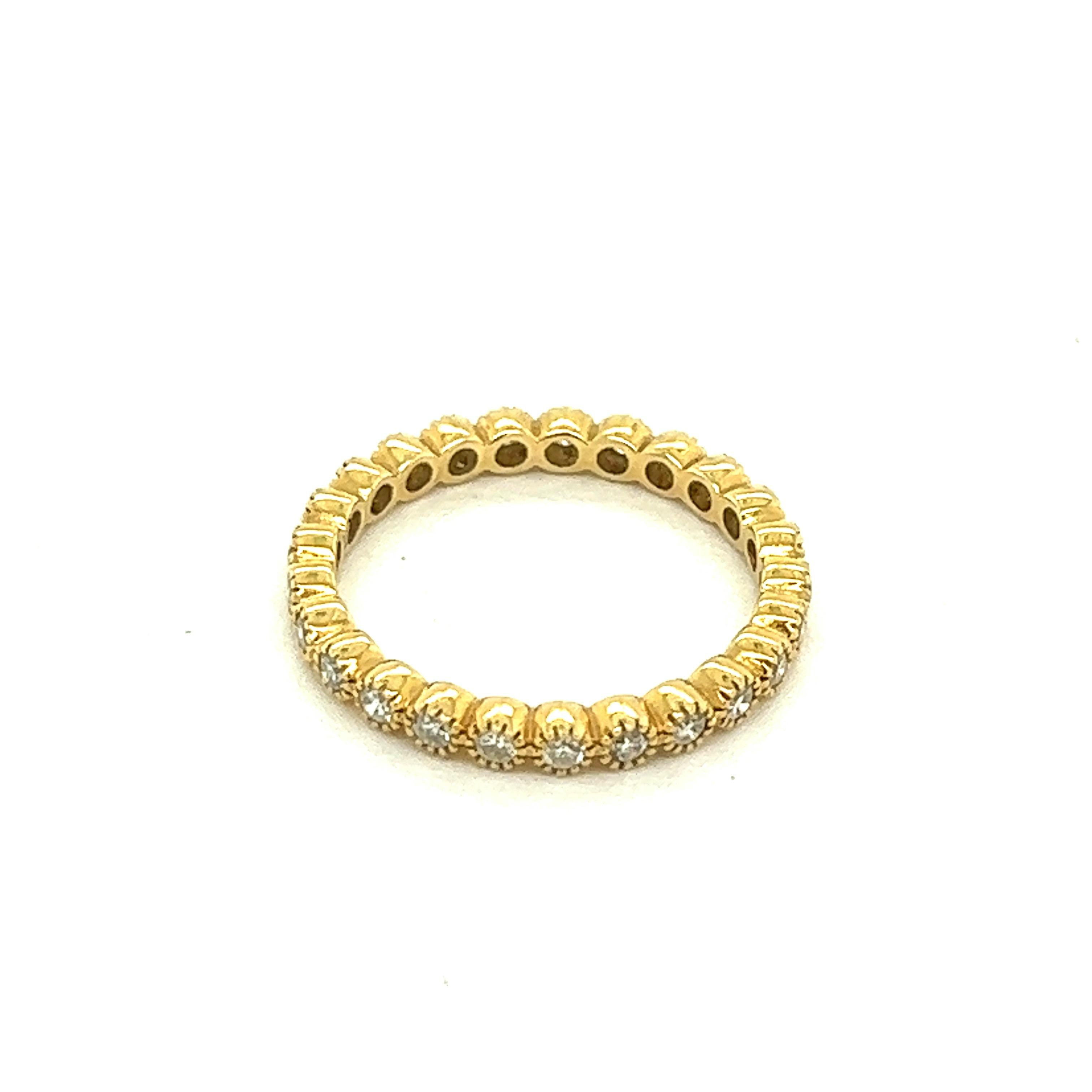 Round Cut Diamond 18k Yellow Gold Band Ring  For Sale