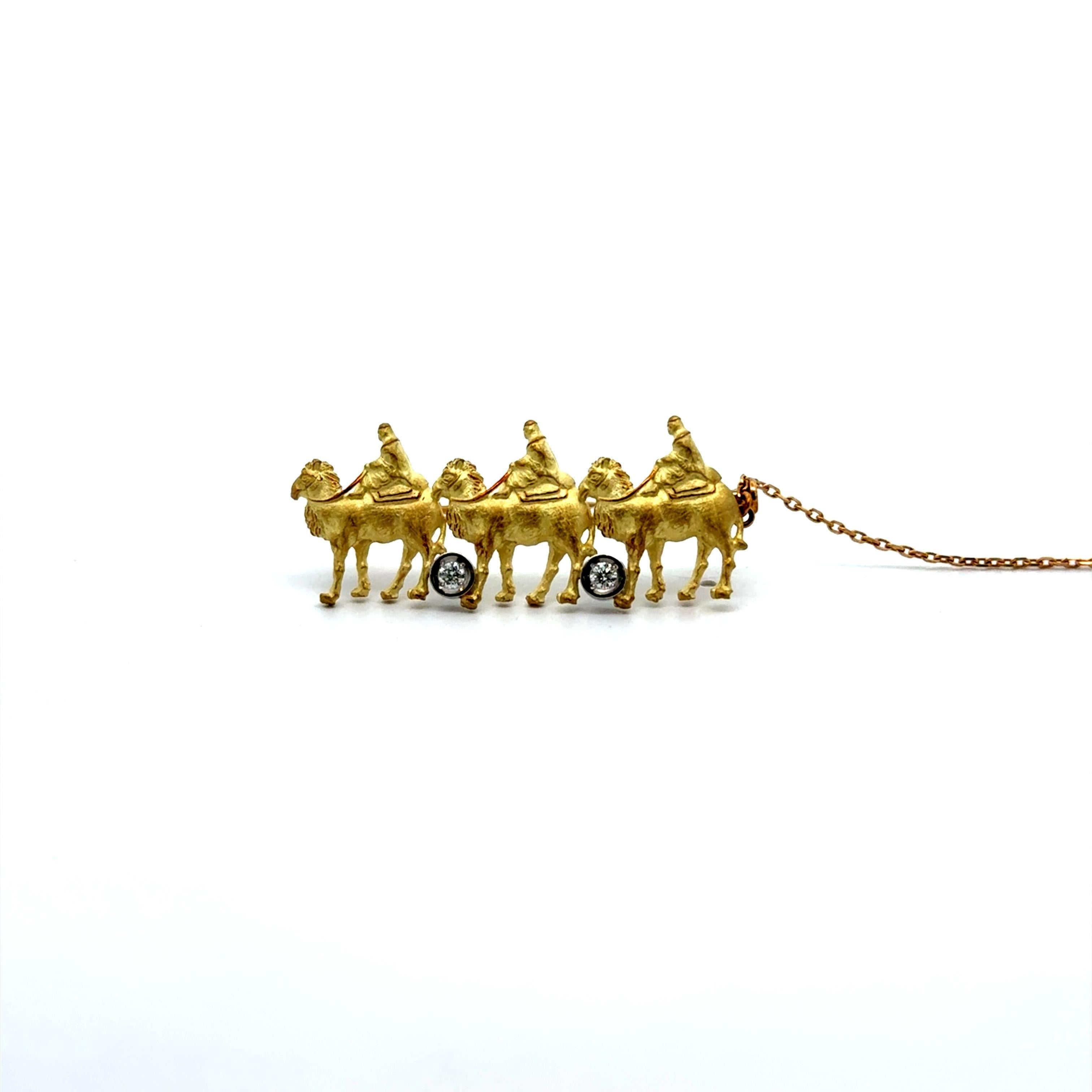 Diamond 18k Yellow Gold Camel with Riders Brooch Tie-Pin Chain In Excellent Condition For Sale In Beverly Hills, CA