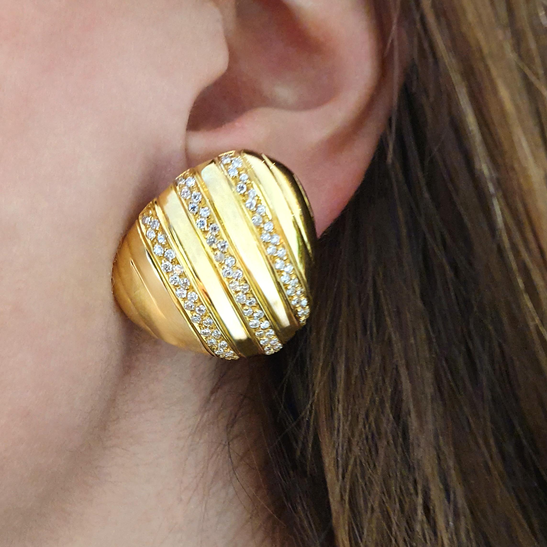 Women's or Men's Diamond 18K Yellow Gold Earrings For Sale