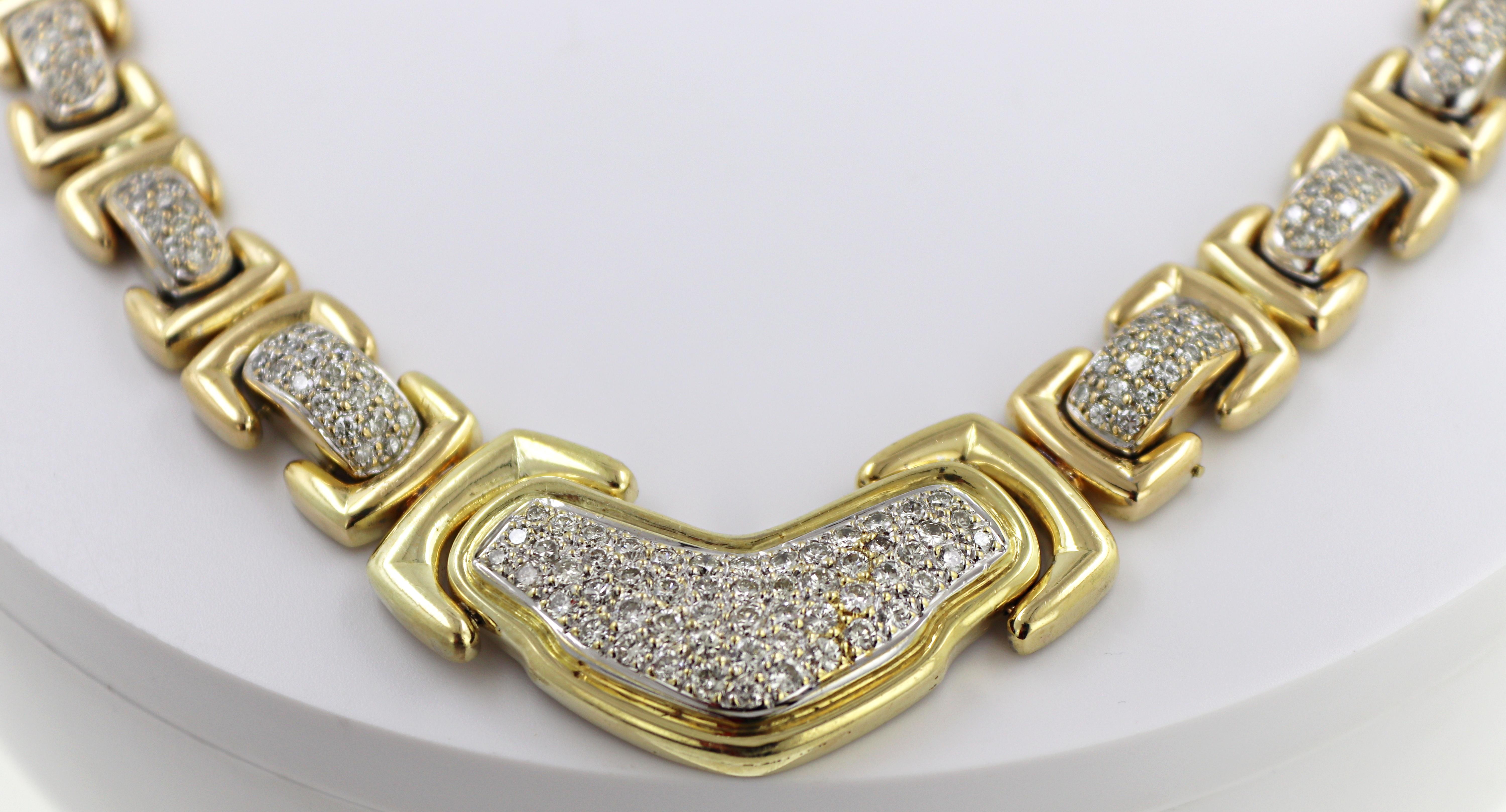 Round Cut Diamond, 18k Yellow Gold Neck-Collar For Sale