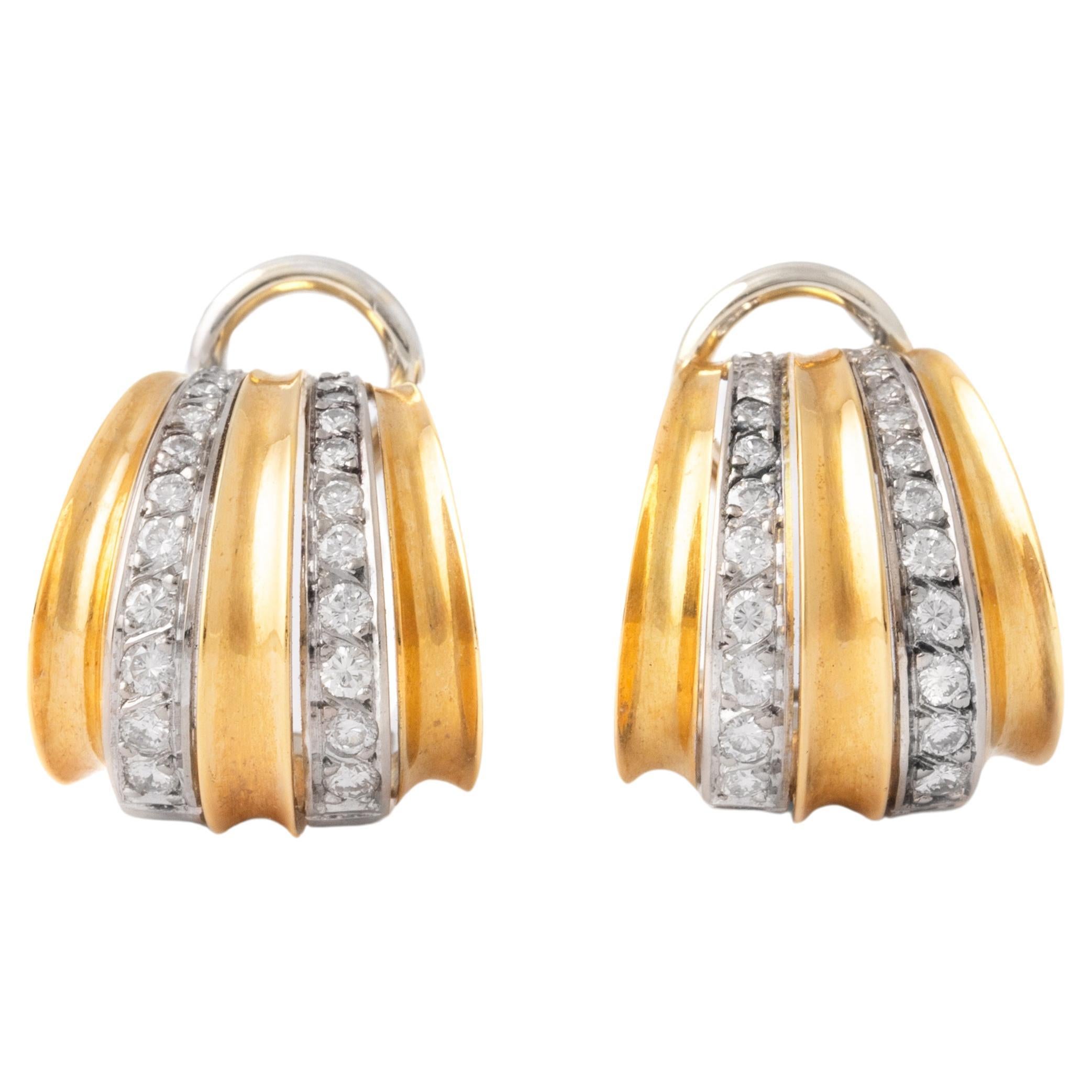 Boucles d'oreilles en or 18K jaune et blanc avec diamants en vente