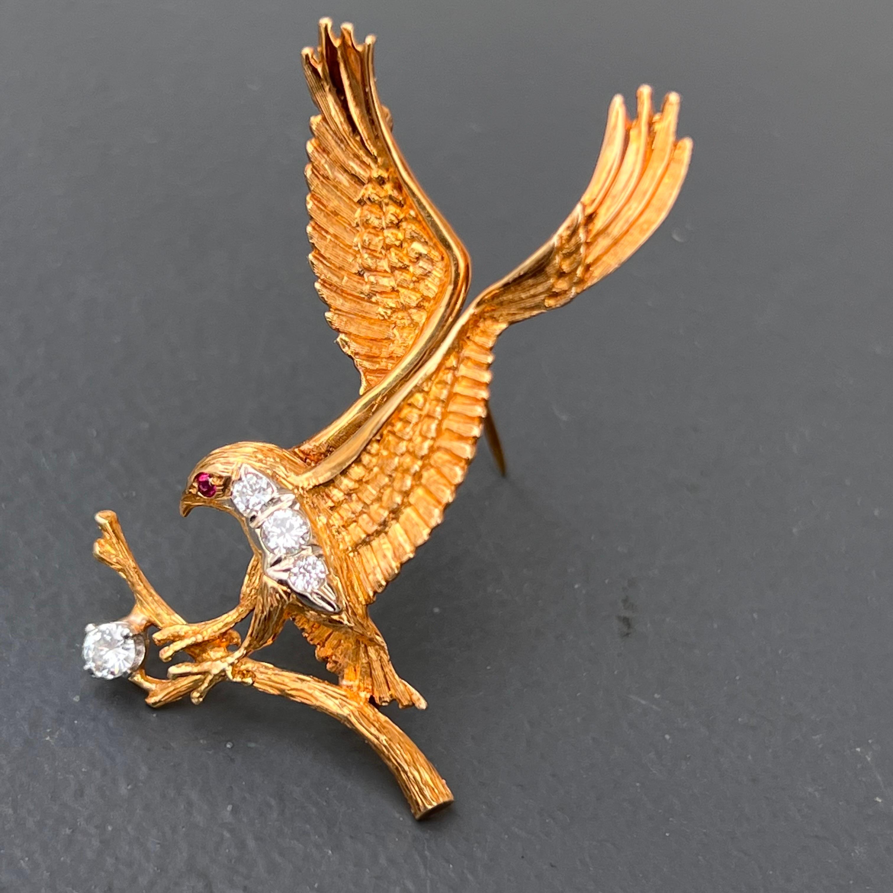 Stunning details on this vintage 18kt solid gold , diamond flying American bald eagle pin with ruby eye . Rollover clasp on backside .
Marked 18kt with faded initials . This pin reminds me of Herbert Rosenthal work .

Materials :
18kt solid