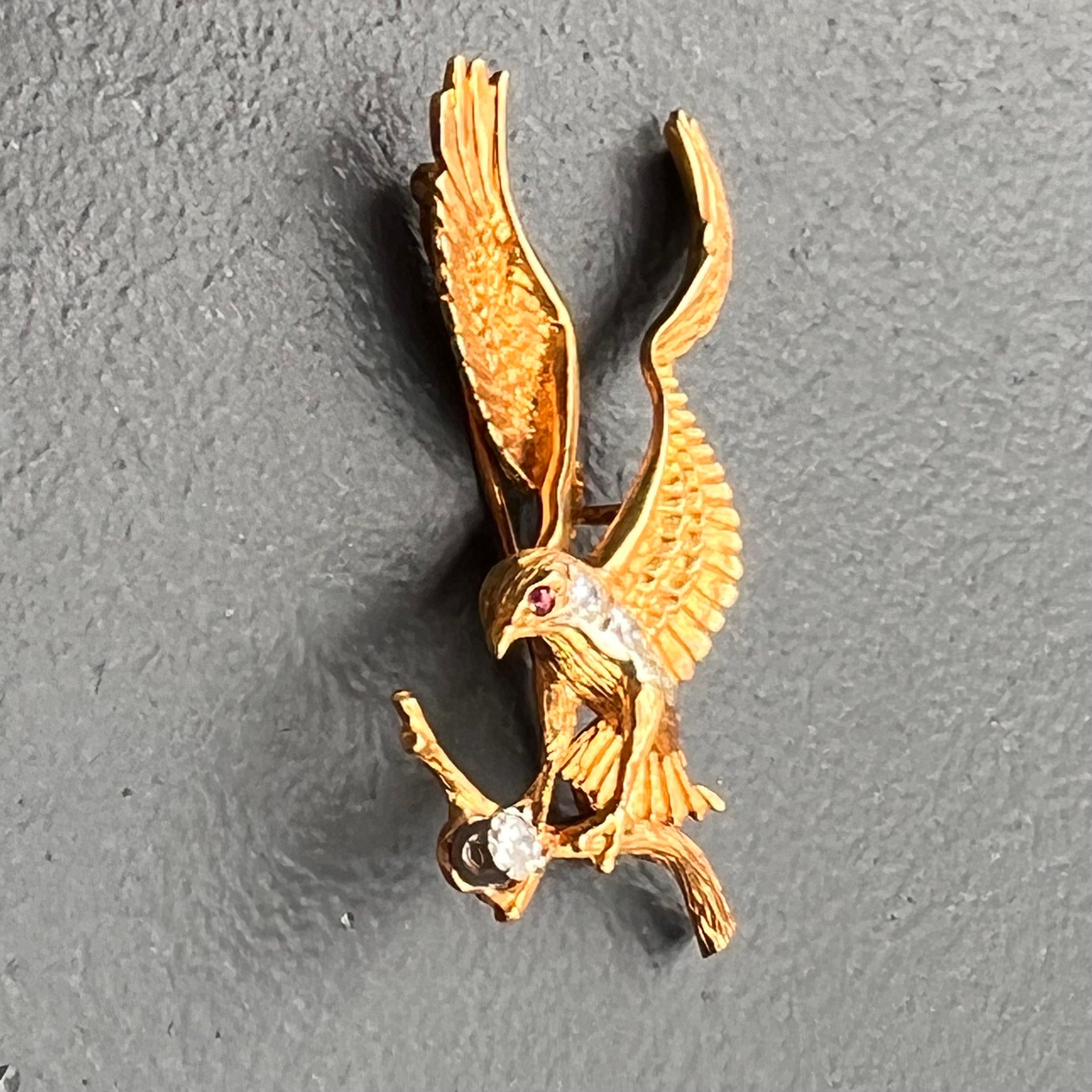 Women's or Men's Diamond 18 Karat Gold American Bald Eagle Pin with Ruby Eyes For Sale