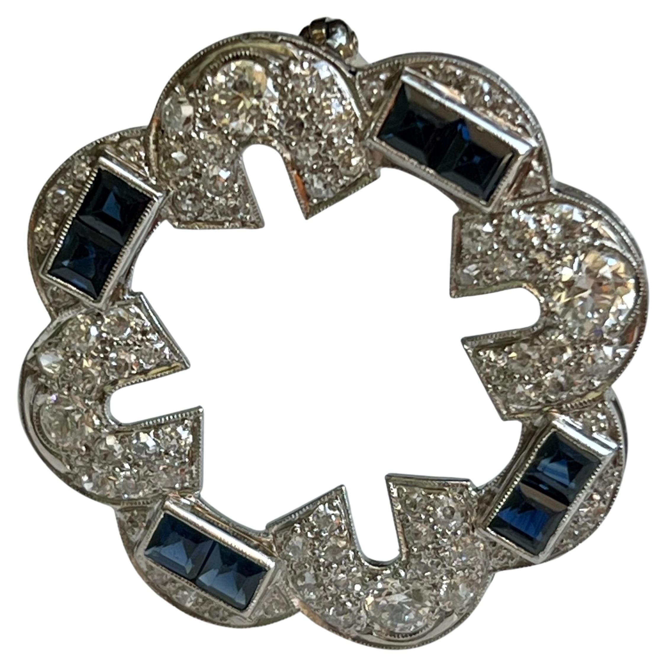 Diamond  2.0 Carats and Sapphire Platinum Art Deco Circular Brooch For Sale
