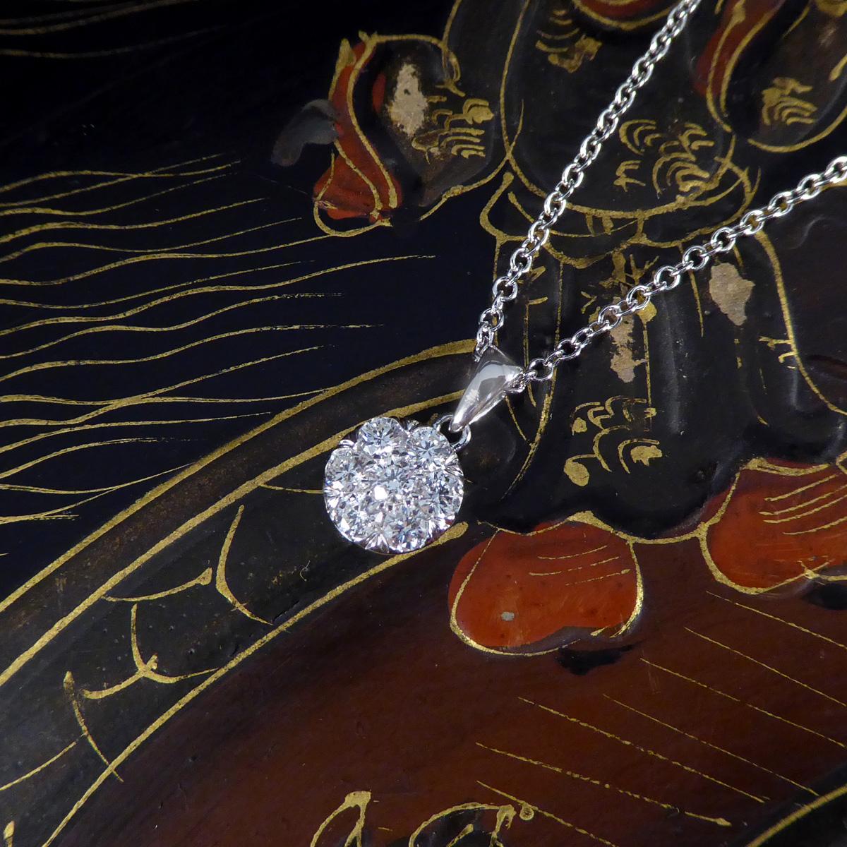 Diamond 2.00ct Illusion Cluster Pendant Necklace in White Gold In New Condition In Yorkshire, West Yorkshire