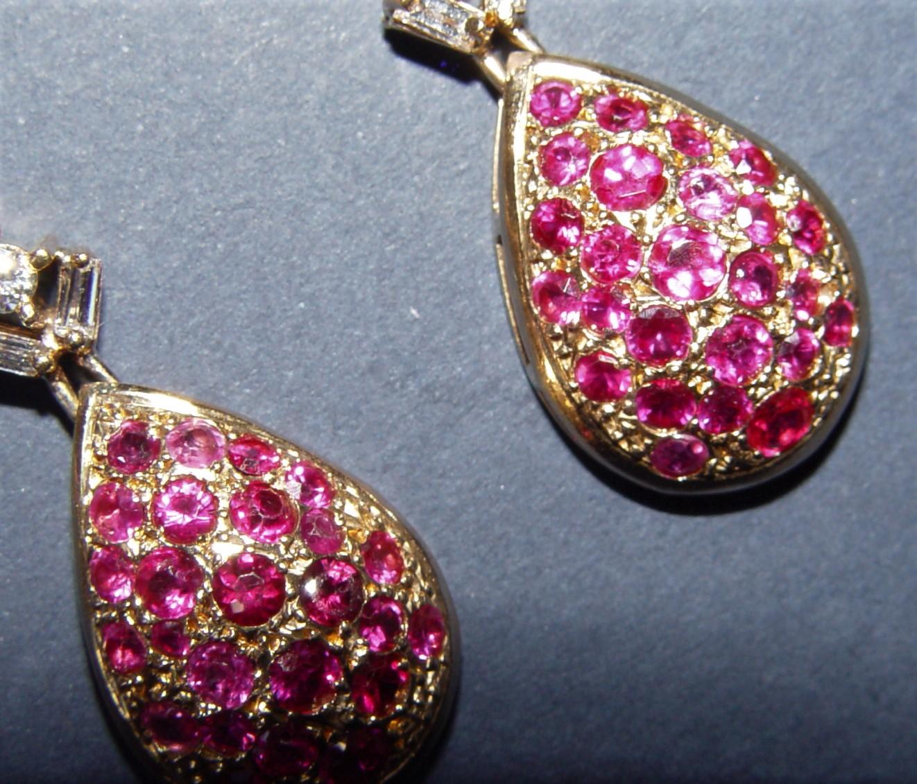 Round Cut Diamond 2.00CT(Est.) & Ruby 3.50CT(Est.) Chandelier Earrings 70MM 18K 21.0g For Sale