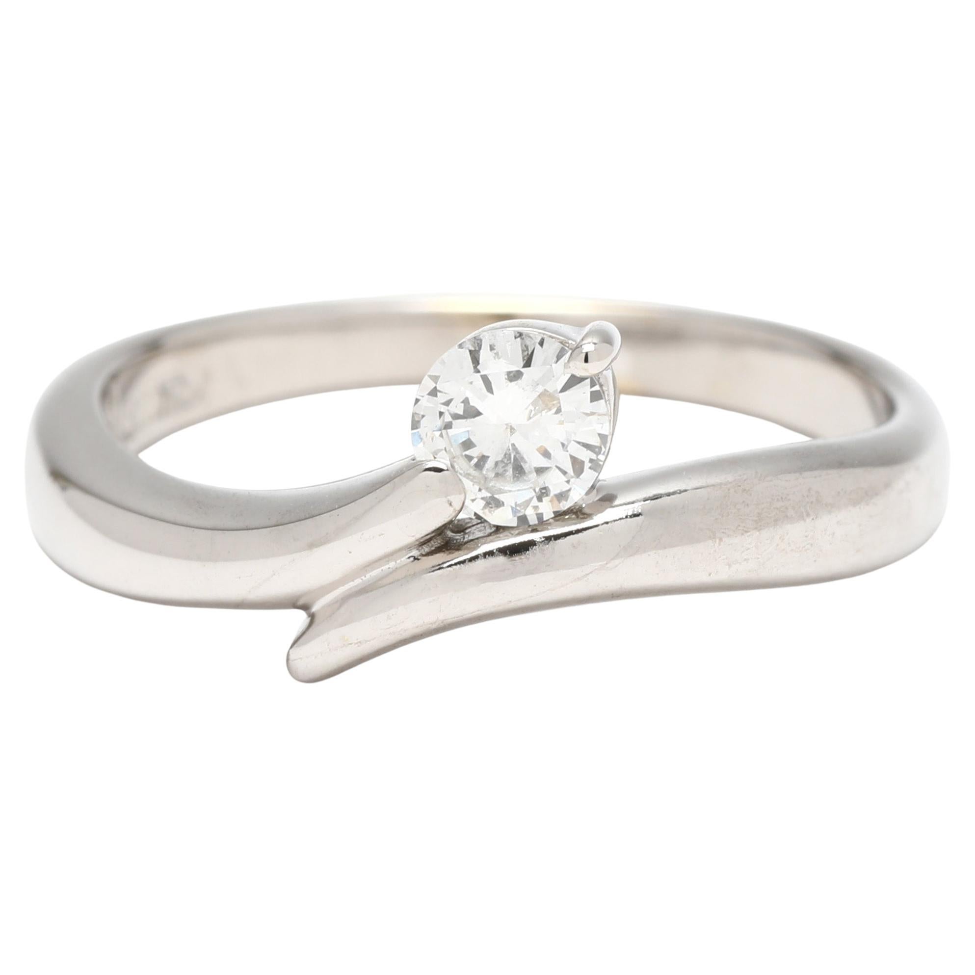 Diamond .20ctw Bypass Ring, 18k White Gold, Ring Size 5.5 For Sale