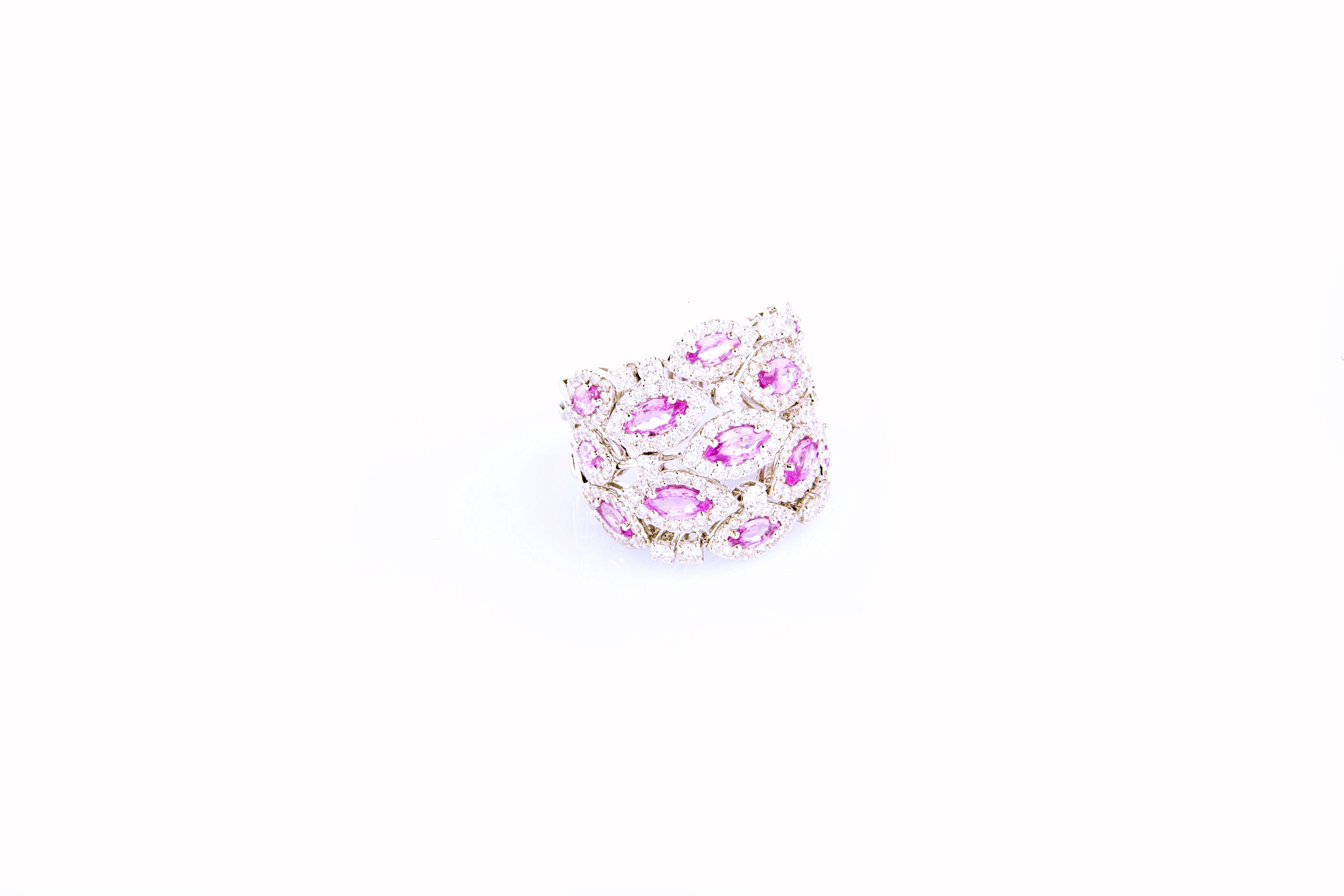 Diamond 2.1 Carat and Pink Sapphire 2.94 Carat White Gold 18 Carat Cocktail Ring In New Condition For Sale In Wiesbaden, DE