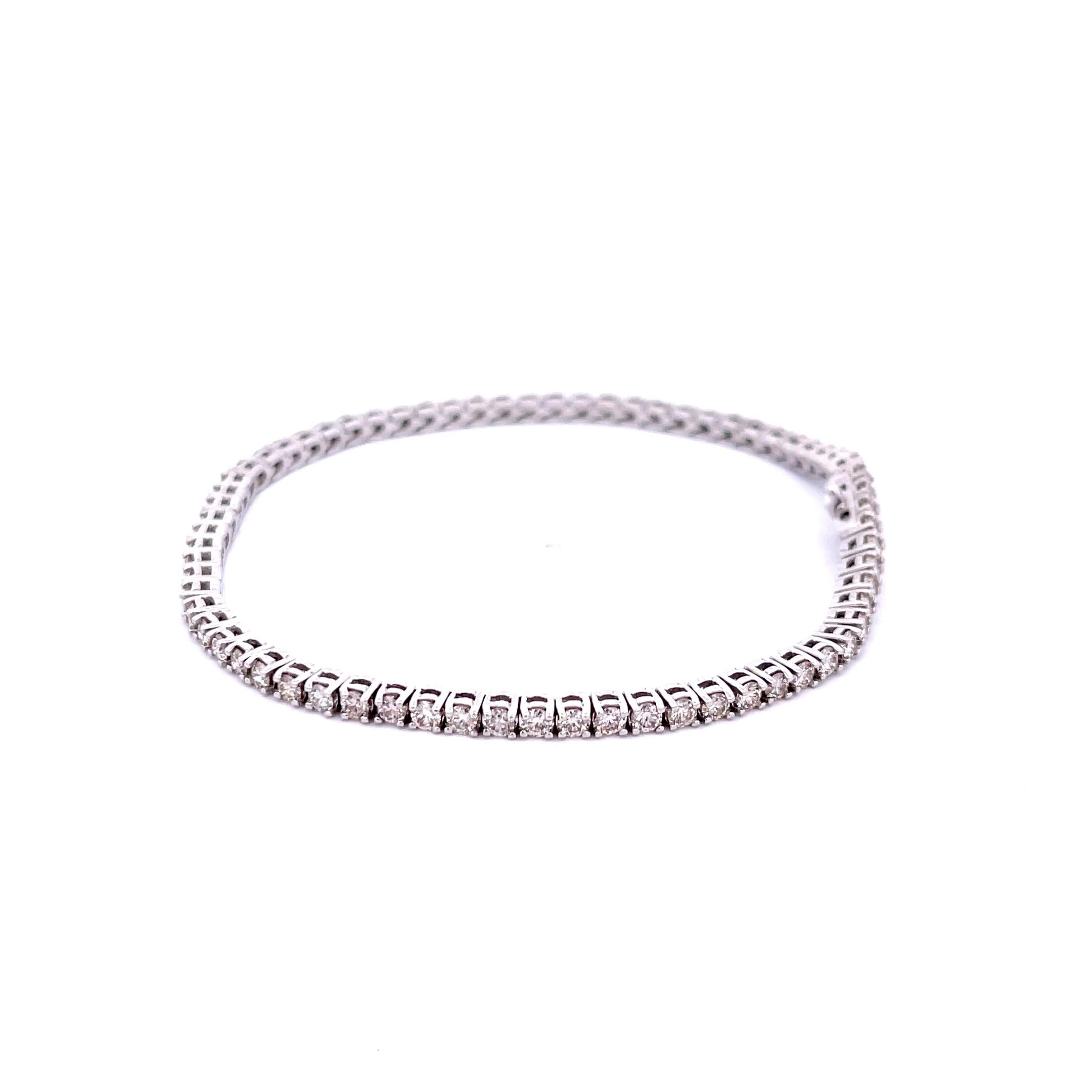 Diamond 2.82ctw Tennis Bracelet in 14K White Gold In New Condition For Sale In Dallas, TX