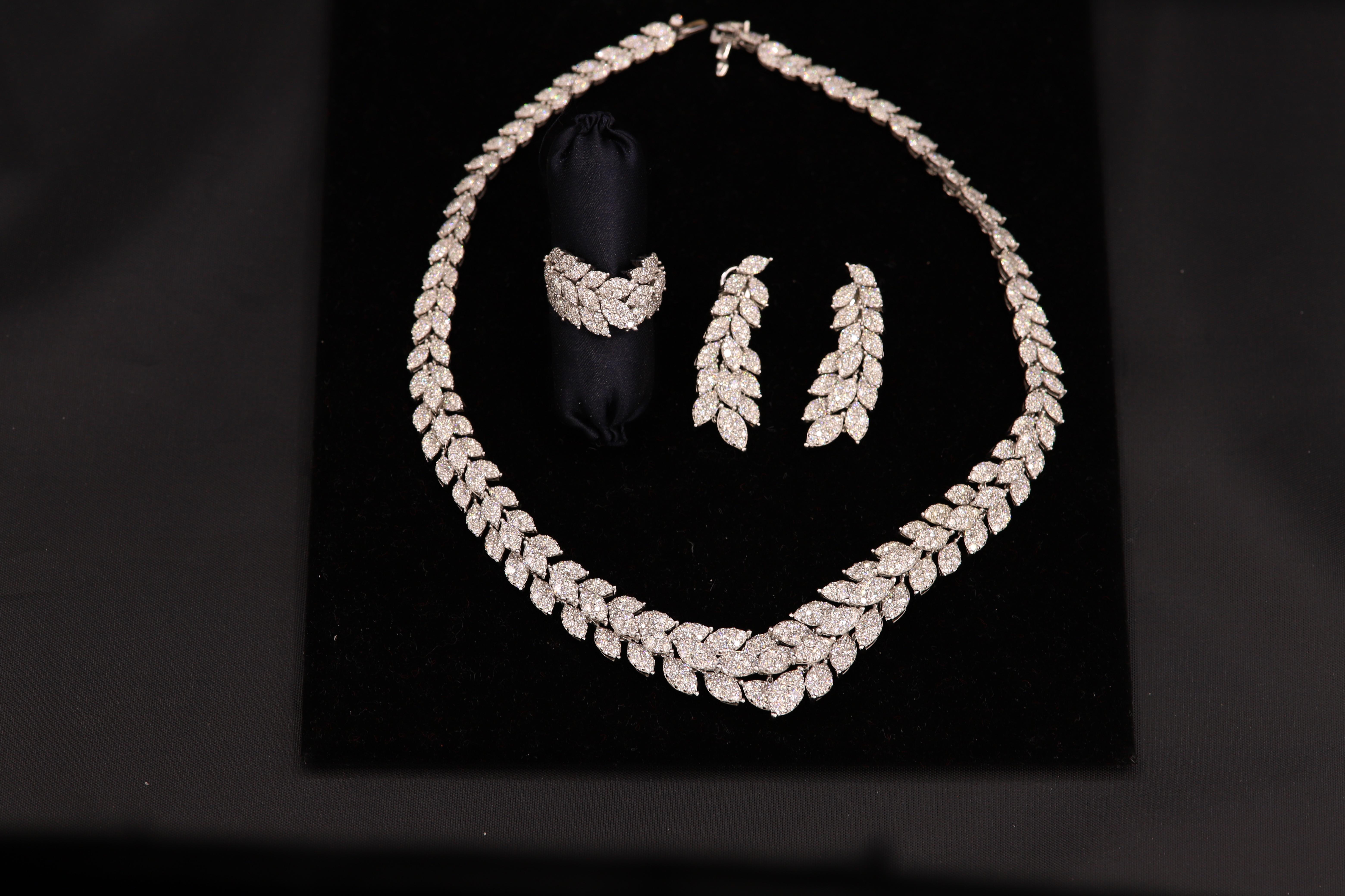 Diamond 3 Peice Set Necklace Earring and Ring 18 Karat White Gold For Sale 9