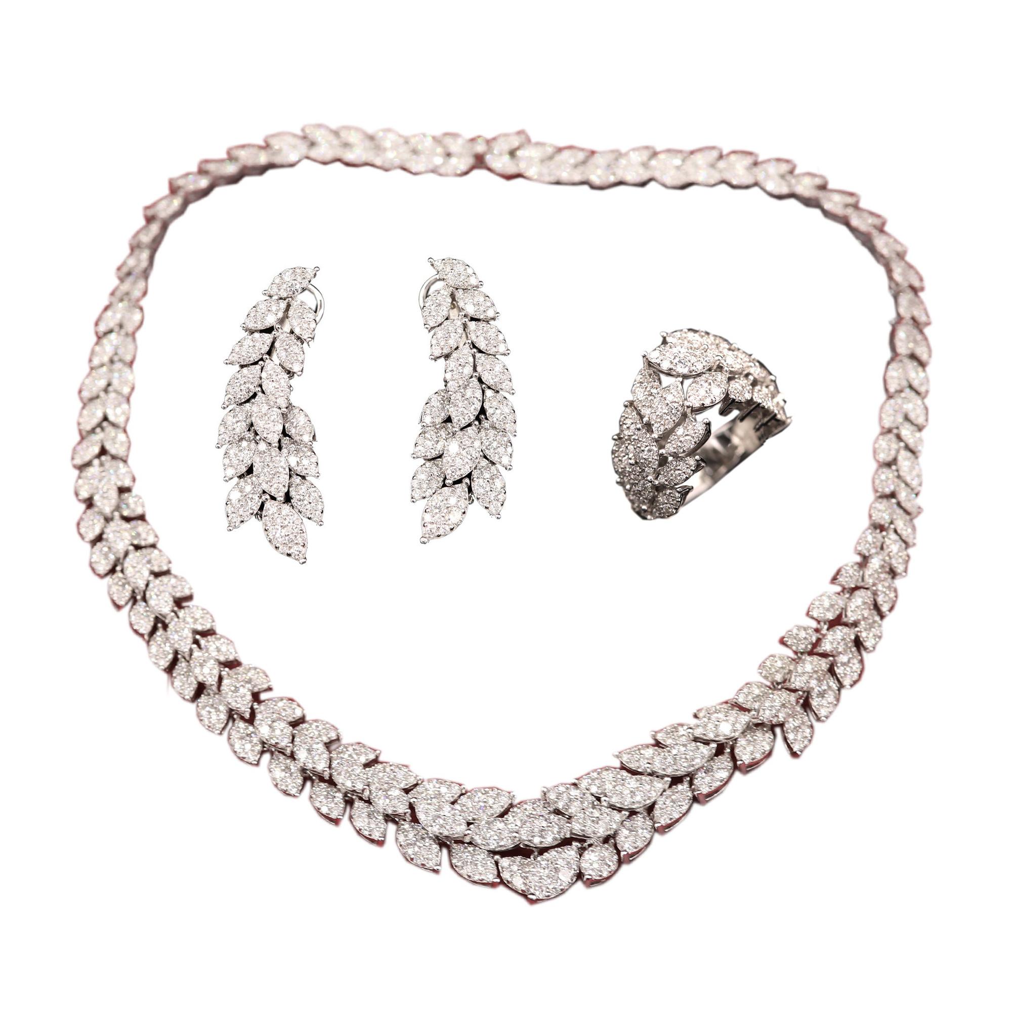 Diamant 3 Eis Set Halskette Ohrring und Ring 18 Karat Weißgold