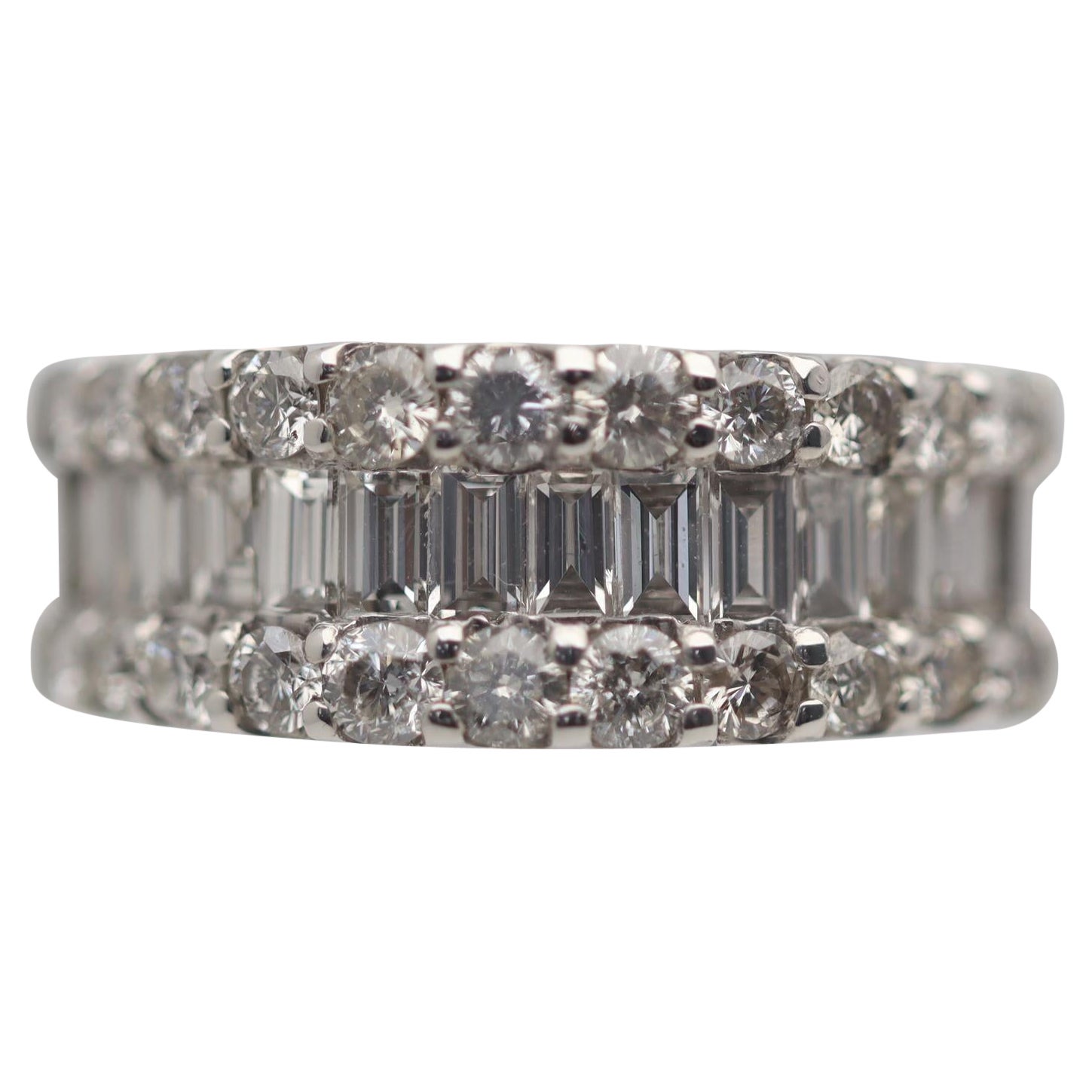 Diamant 3-reihiger Platinbandring mit Diamanten