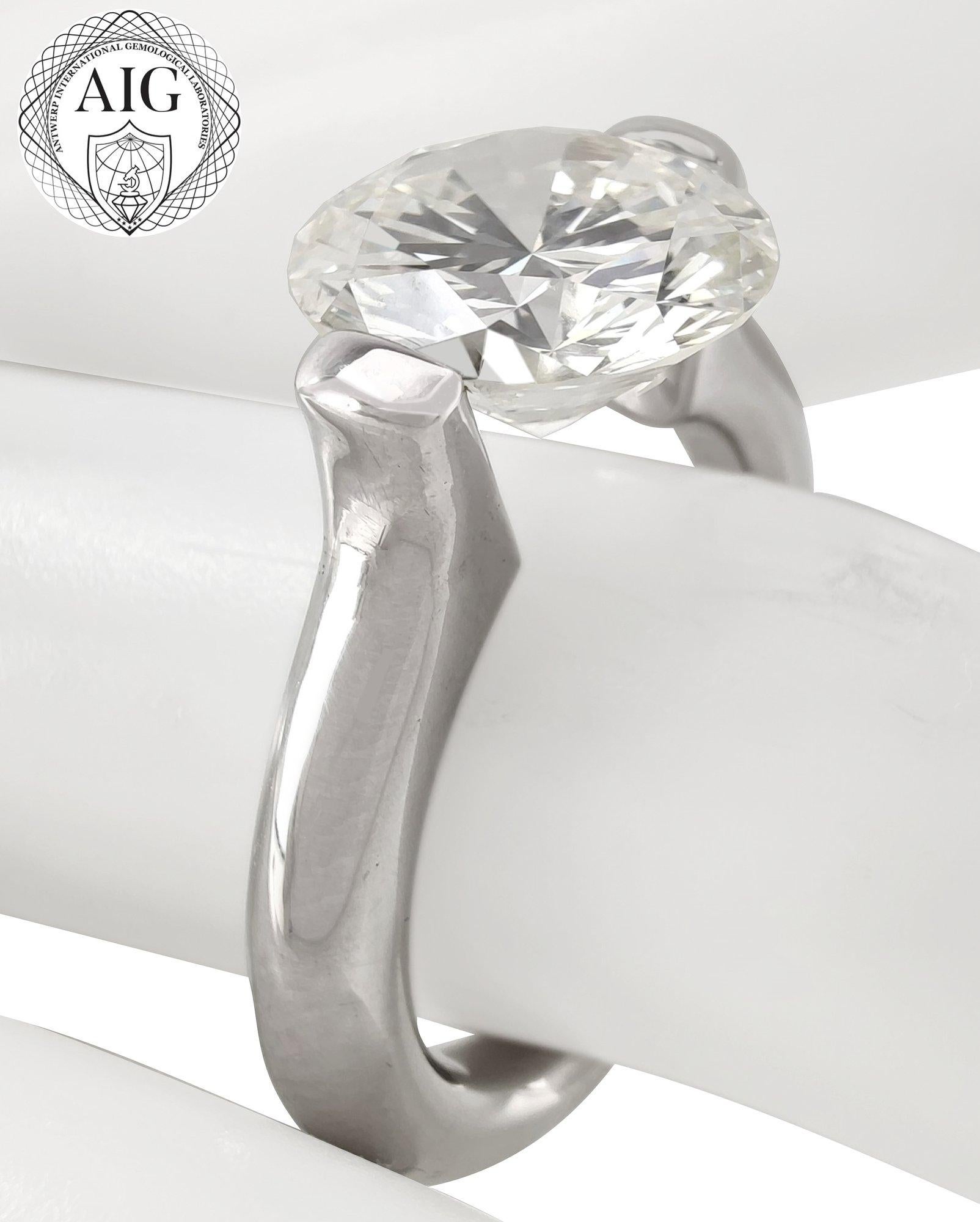 AIG Certified 4 Carat  Diamond  18 k white gold ring.  For Sale 1
