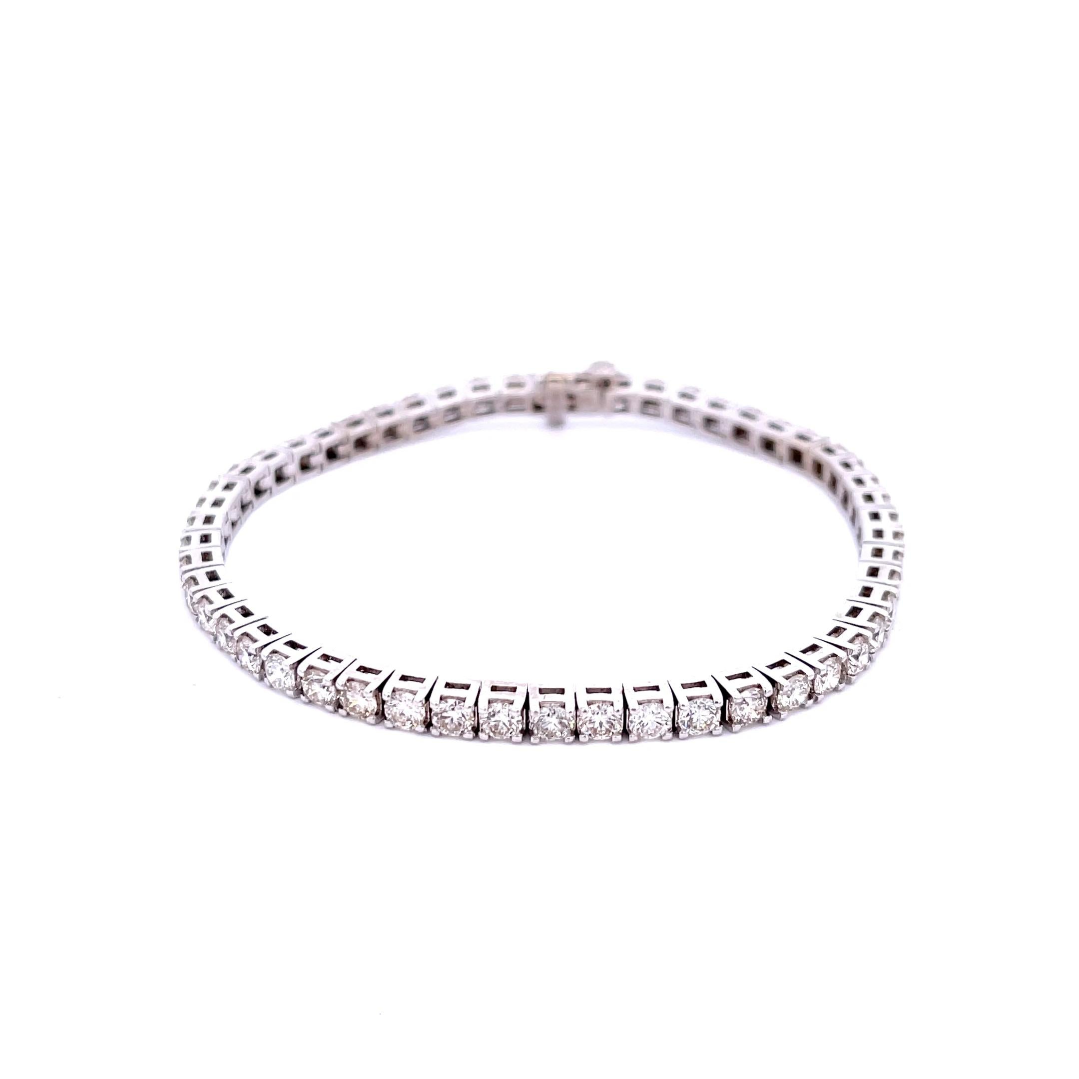 Round Cut Diamond 6.08ctw Tennis Bracelet in 14K White Gold For Sale