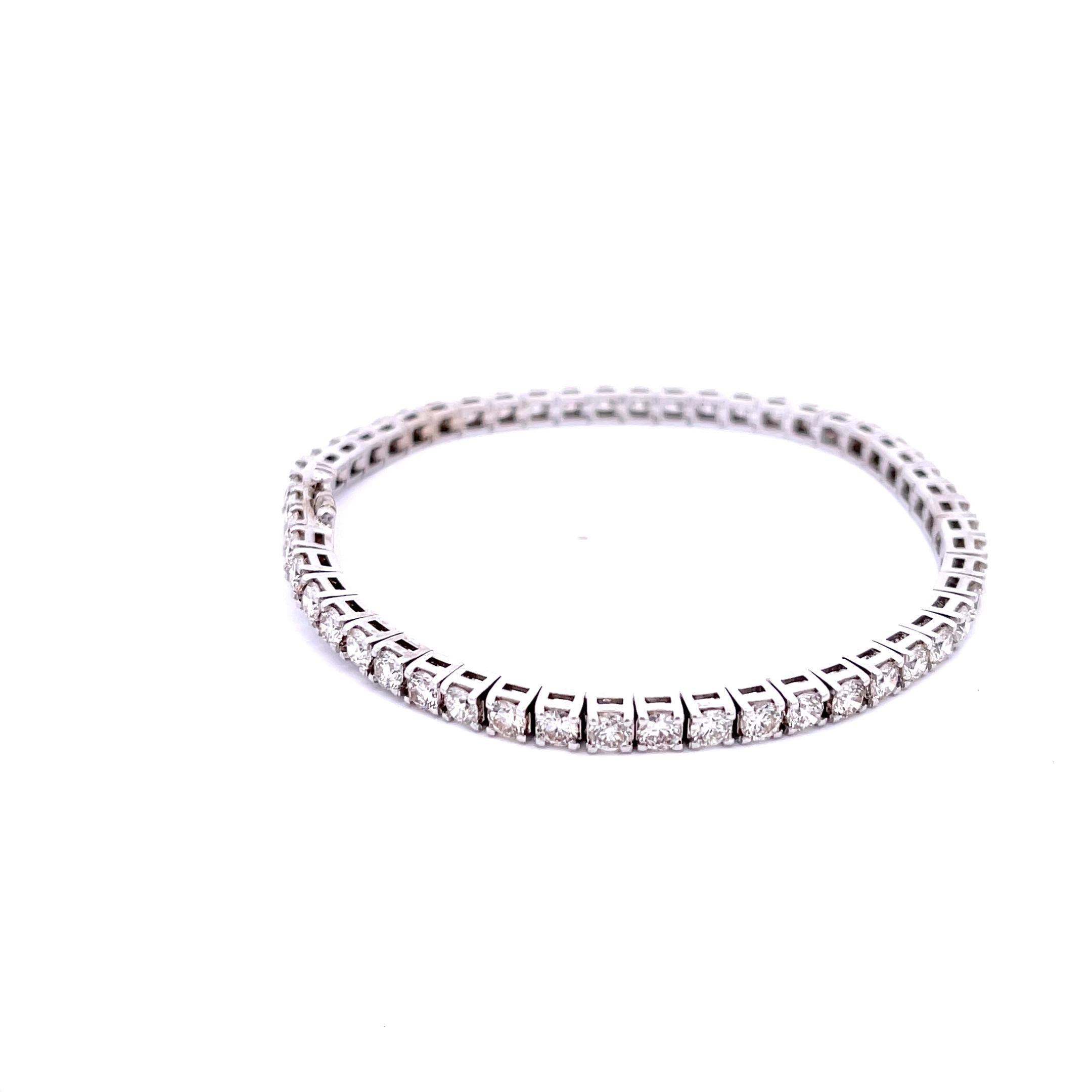 Women's or Men's Diamond 6.08ctw Tennis Bracelet in 14K White Gold For Sale
