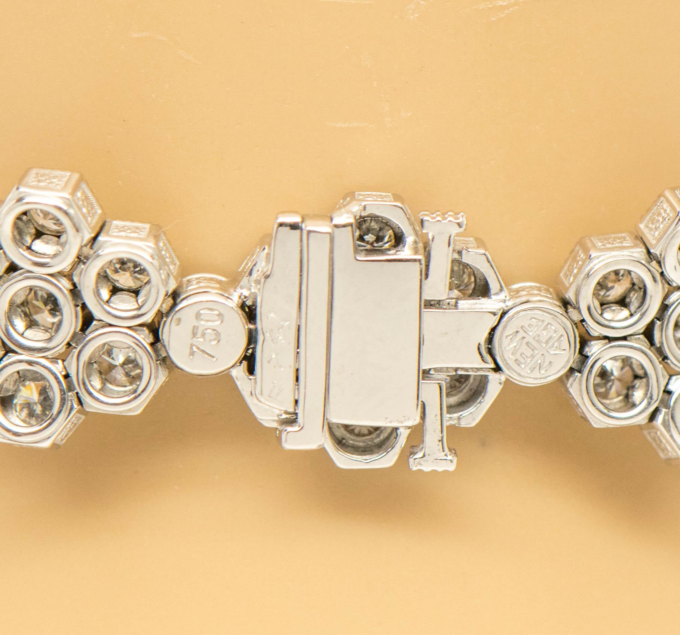 Diamond 7.41 Carat Total Weight Art Deco Style Tennis Bracelet 18 Karat (Rundschliff)