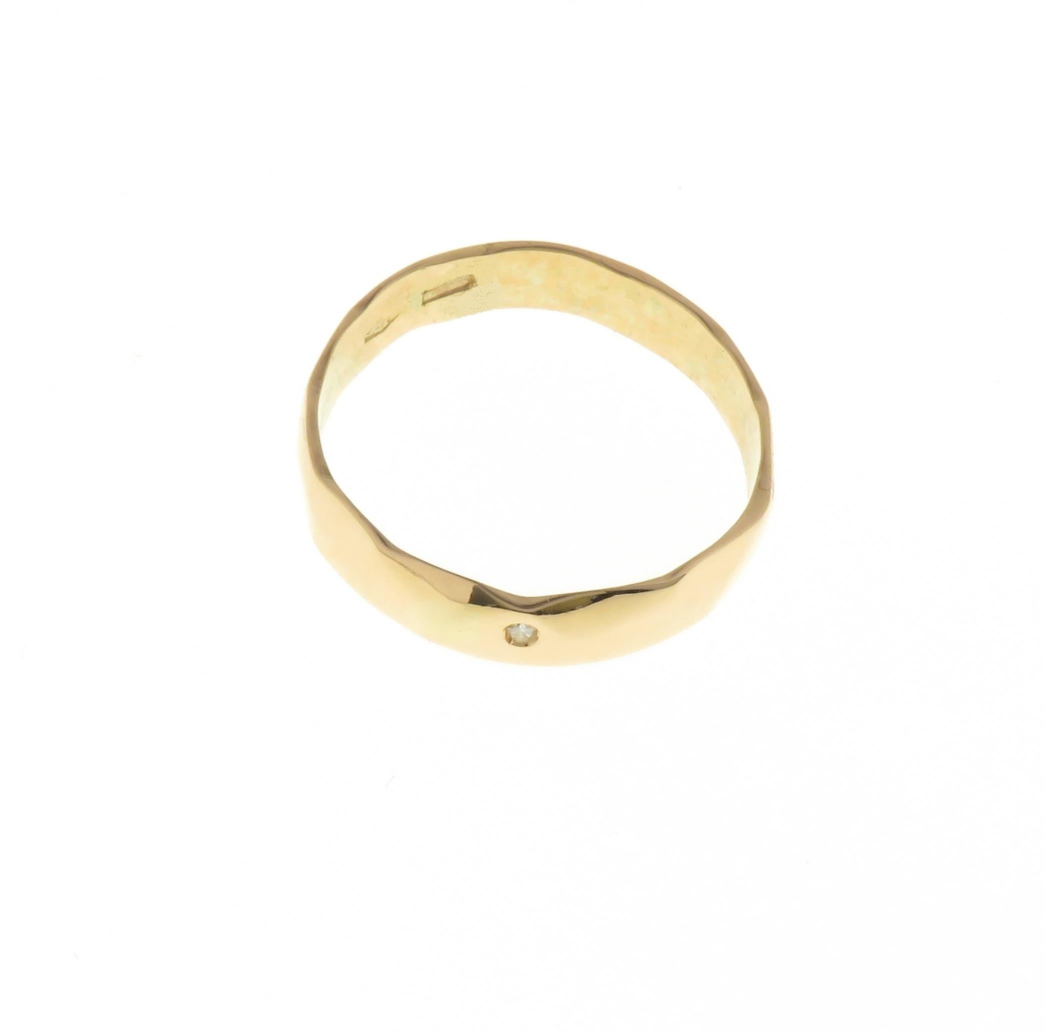 Contemporary Diamond 9 Karat Rose Gold Hammered Ring Handcrafted in Italy