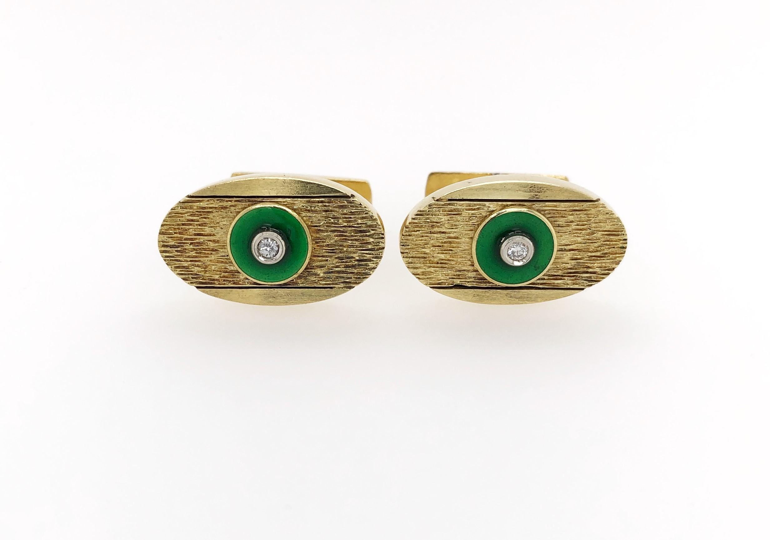 Diamond Accent 18 Karat Yellow Gold Oval Cuff Links with Green Enamel In Excellent Condition For Sale In Mount Kisco, NY