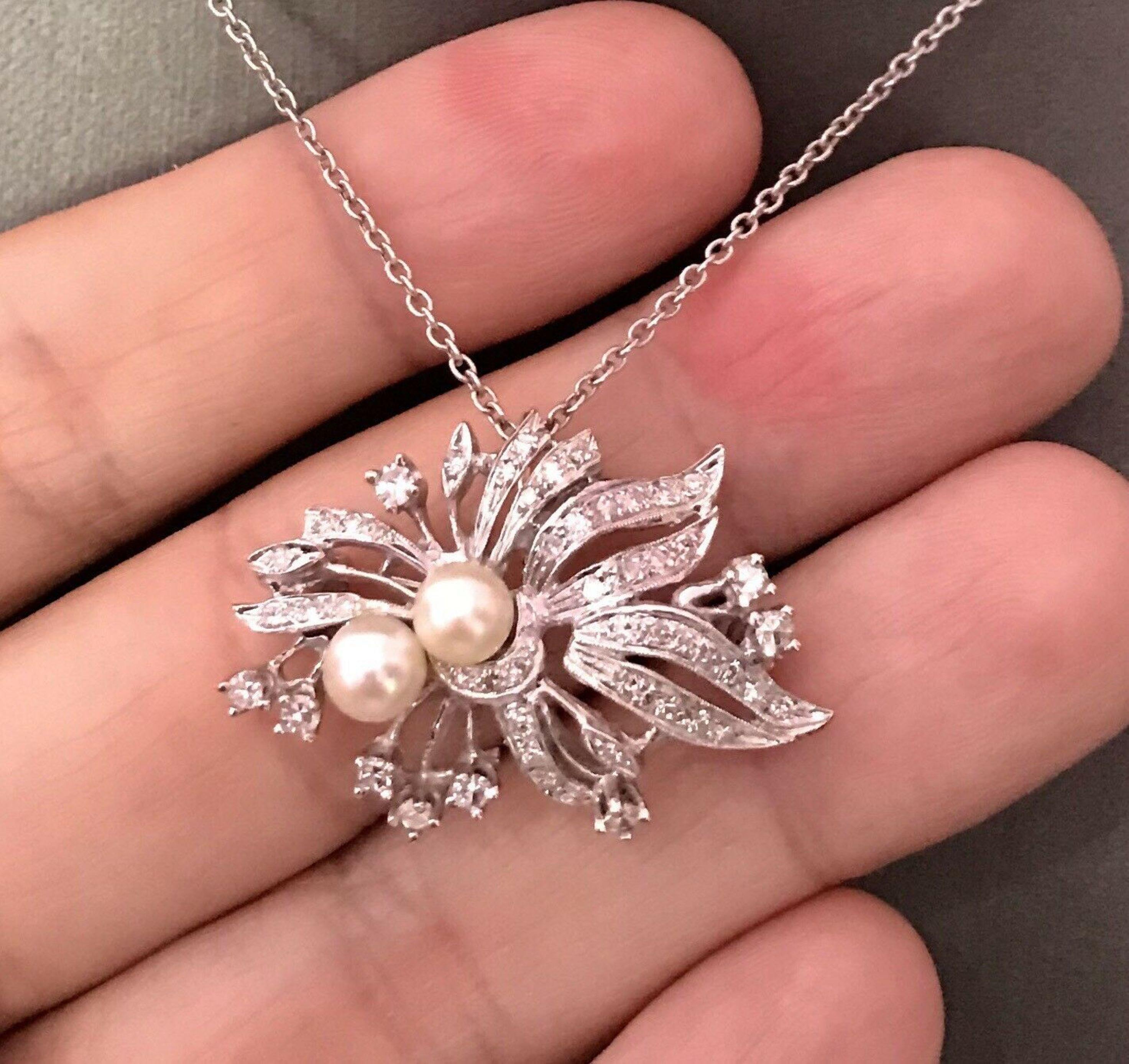 Collier broche Akoya en or 14 carats avec pendentif en diamants et perles, certifié Italie Pour femmes en vente