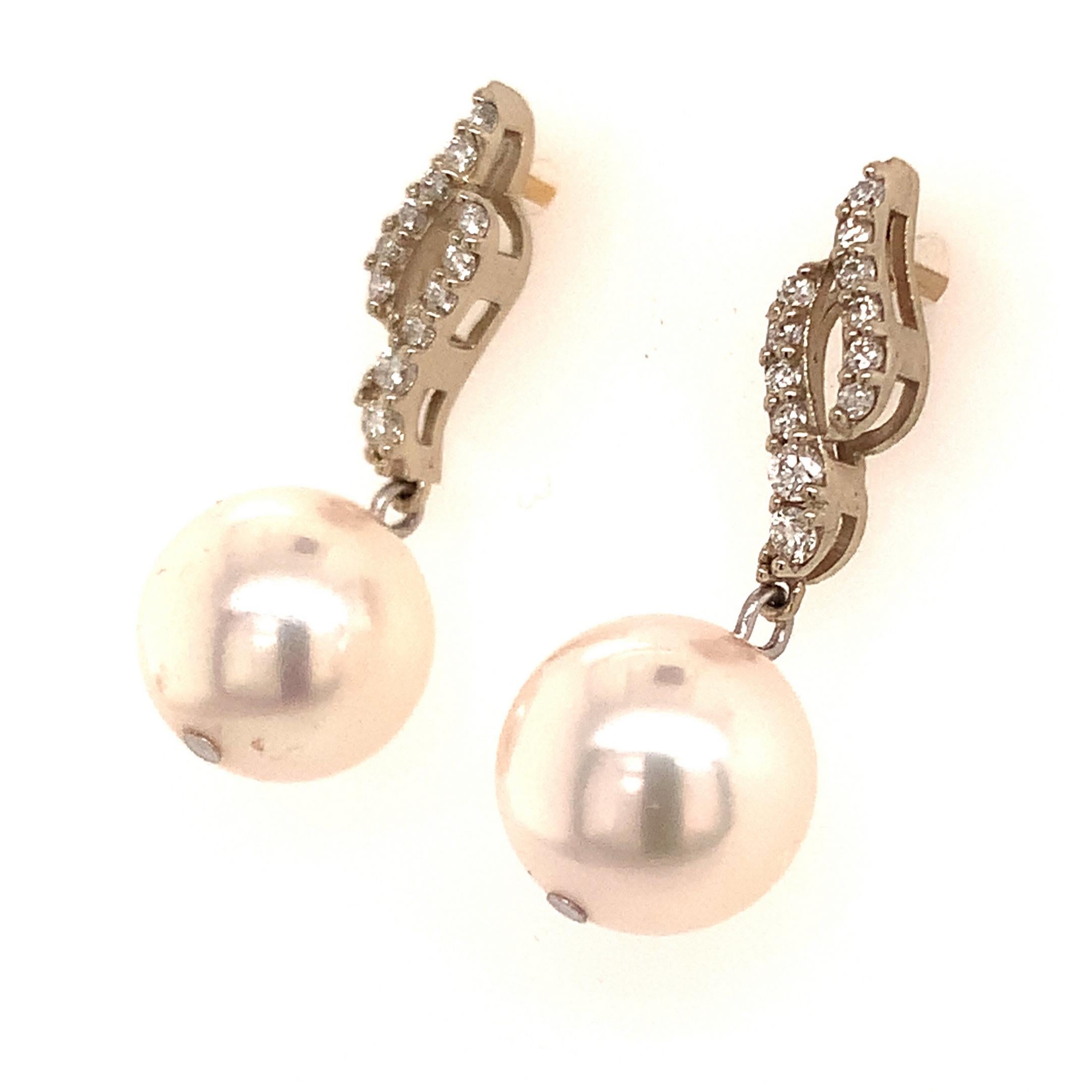Round Cut Diamond Akoya Pearl Dangle Earrings 14Karat Gold 9.2 mm Certified For Sale
