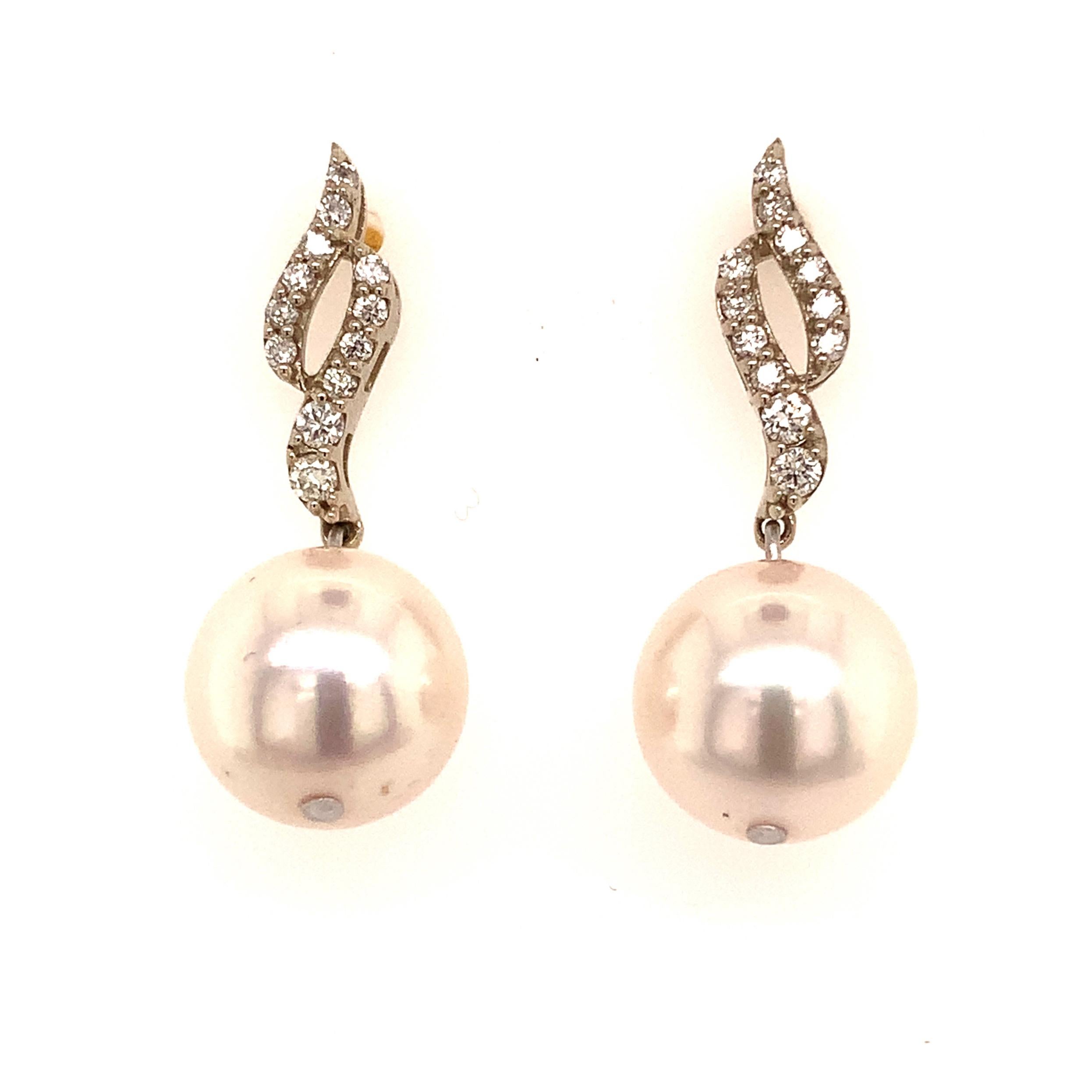 Women's Diamond Akoya Pearl Dangle Earrings 14Karat Gold 9.2 mm Certified For Sale