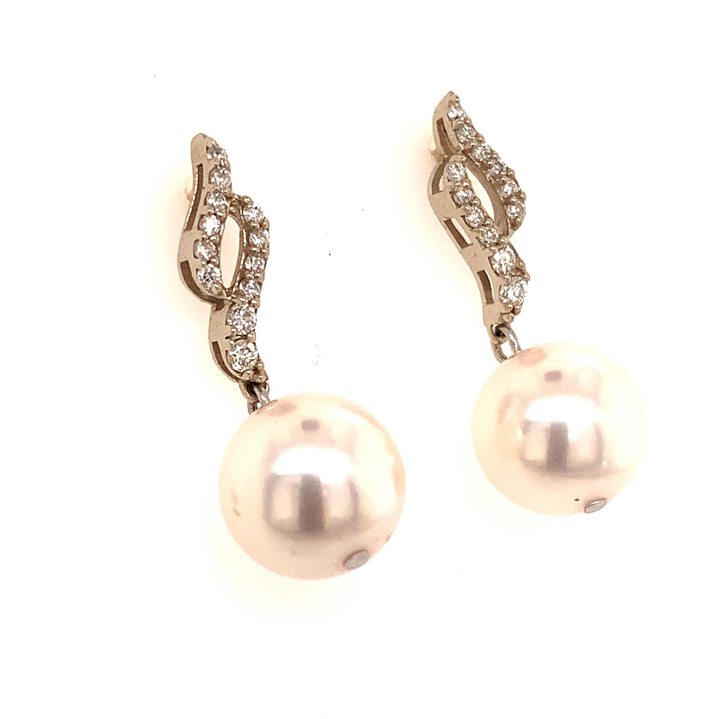 Diamond Akoya Pearl Dangle Earrings 14Karat Gold 9.2 mm Certified For Sale 2