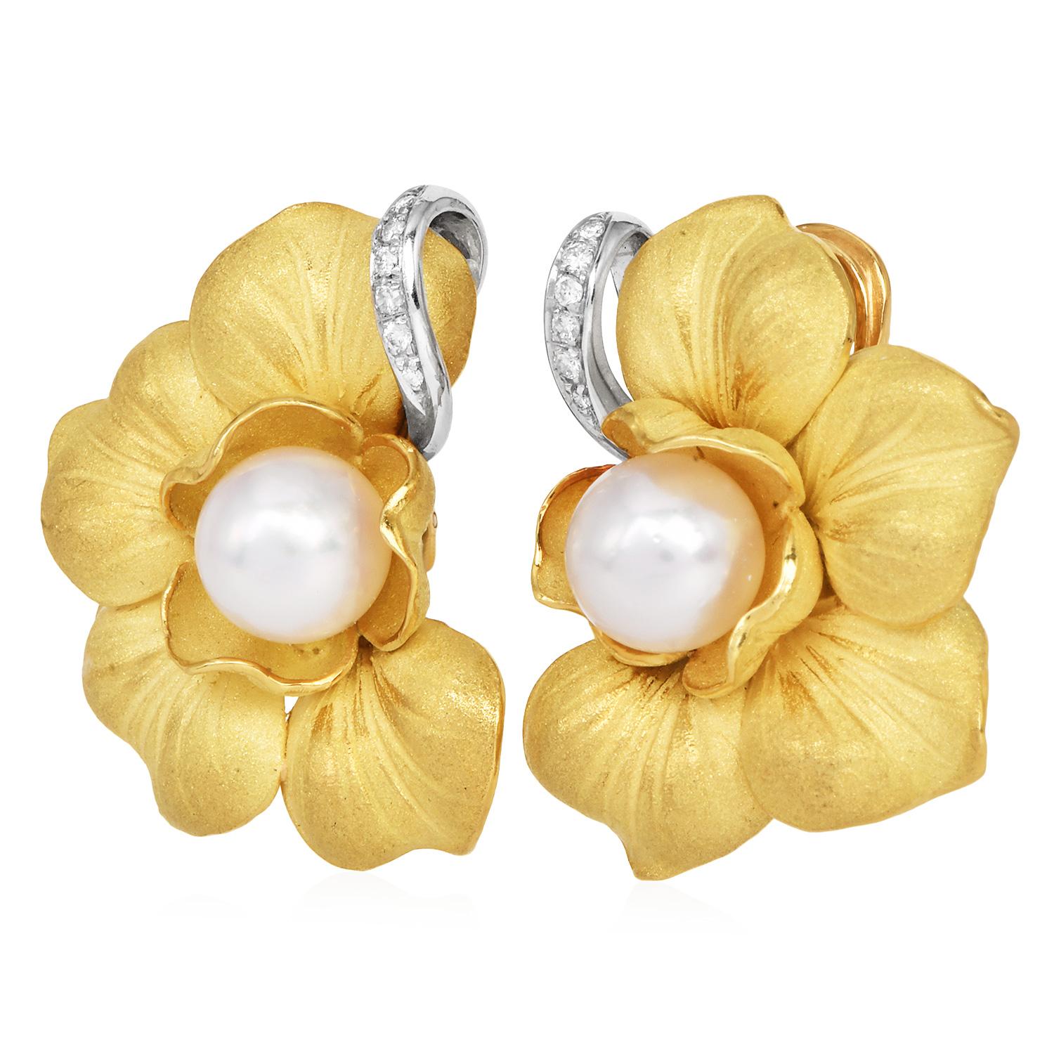 Diamant Akoya Perle Diamant 18K Gold Lily Floral Clip On Ohrringe im Zustand „Hervorragend“ im Angebot in Miami, FL