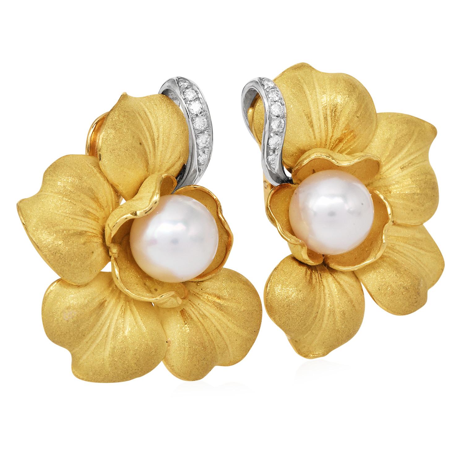 Diamant Akoya Perle Diamant 18K Gold Lily Floral Clip On Ohrringe im Angebot 1