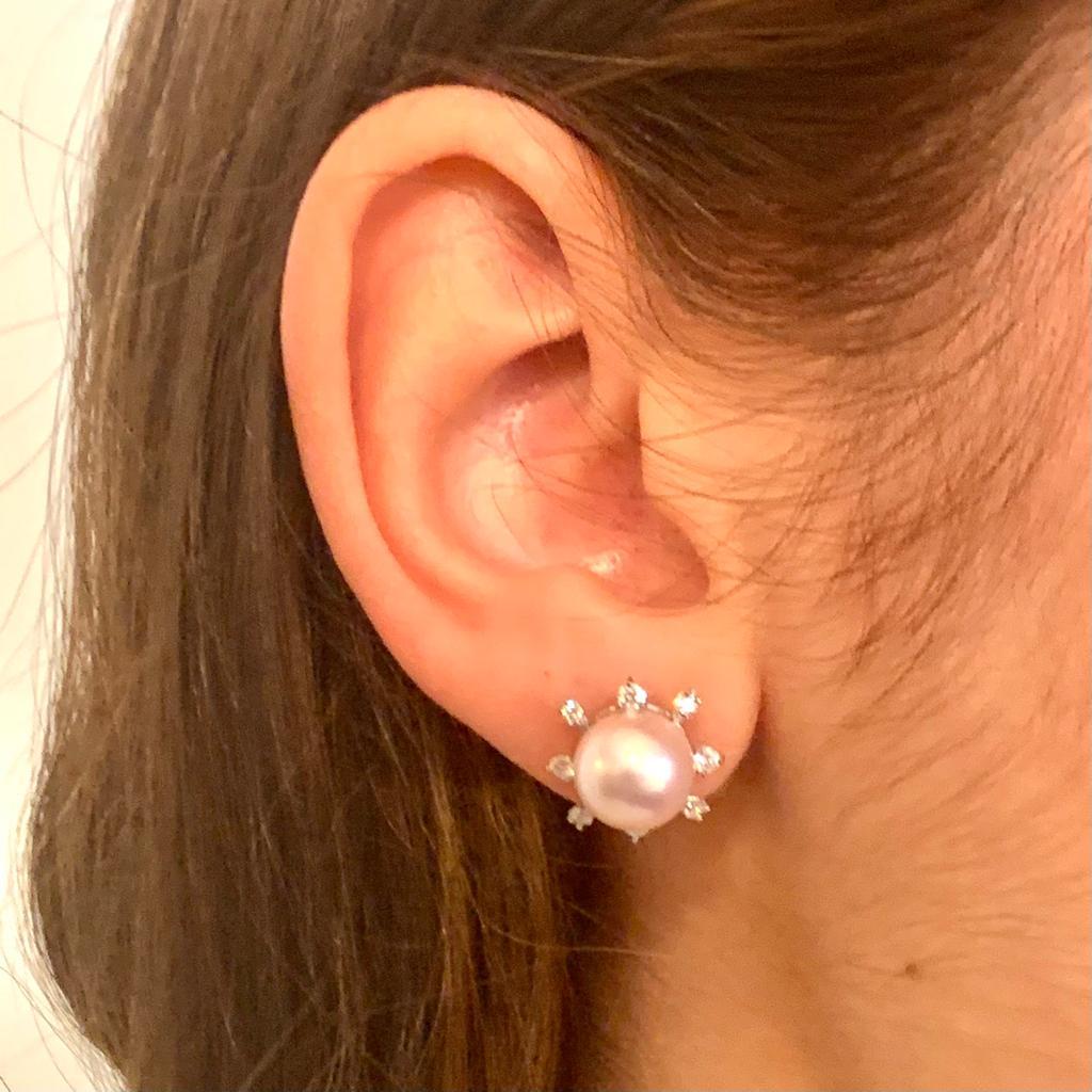 Boucles d'oreilles en diamant pour perle Akoya de qualité supérieure en or blanc 14K de 9,50 mm certifiées 3 950 $ 018642

Il s'agit d'une pièce de joaillerie glamour, unique et faite sur mesure !

Rien ne dit mieux 