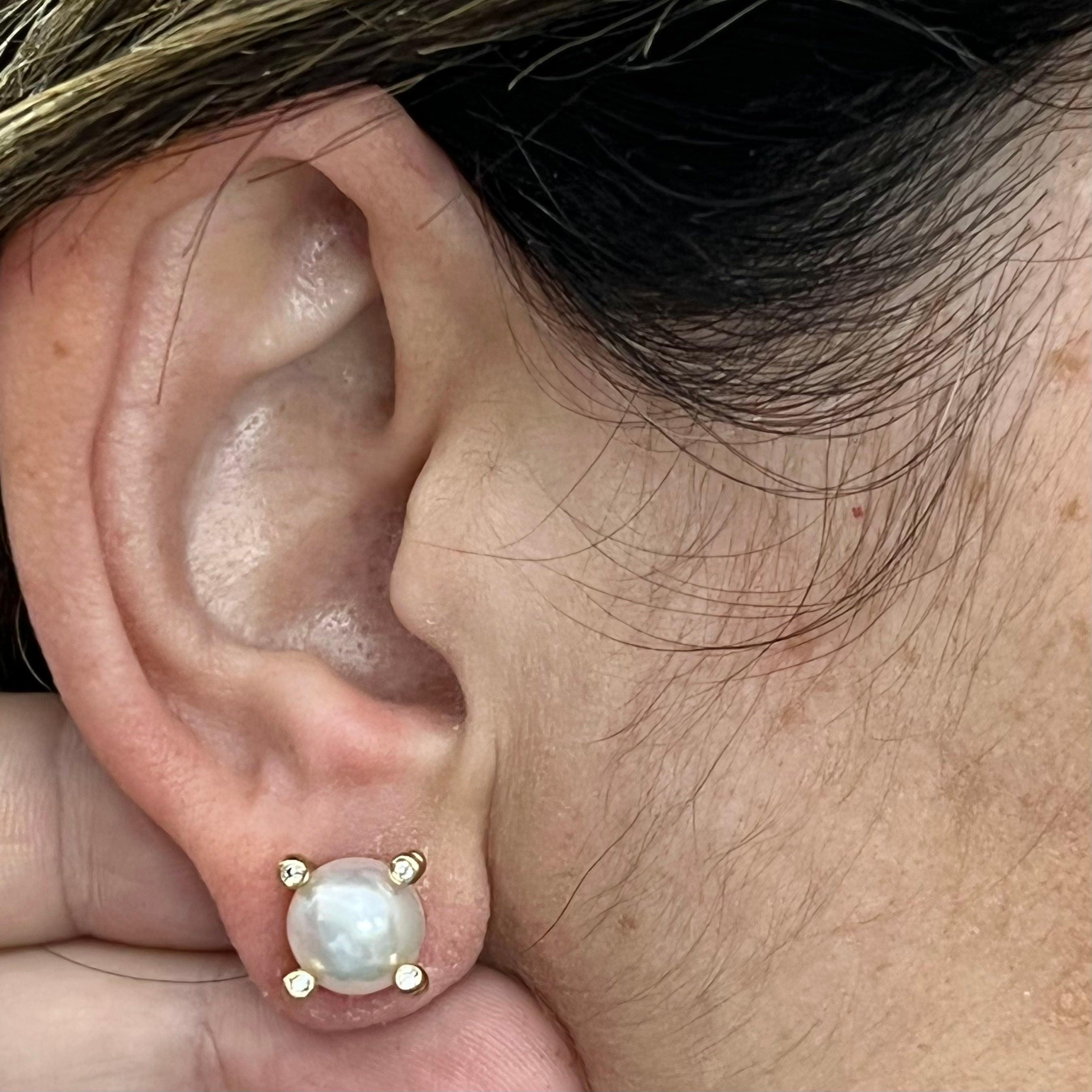 Orecchini con perle Akoya giapponesi di alta qualità e diamanti in oro giallo 14k 9,35 mm

Certificato $2,950 017786

Si tratta di un gioiello unico nel suo genere, realizzato su misura e di grande fascino!

Niente dice 